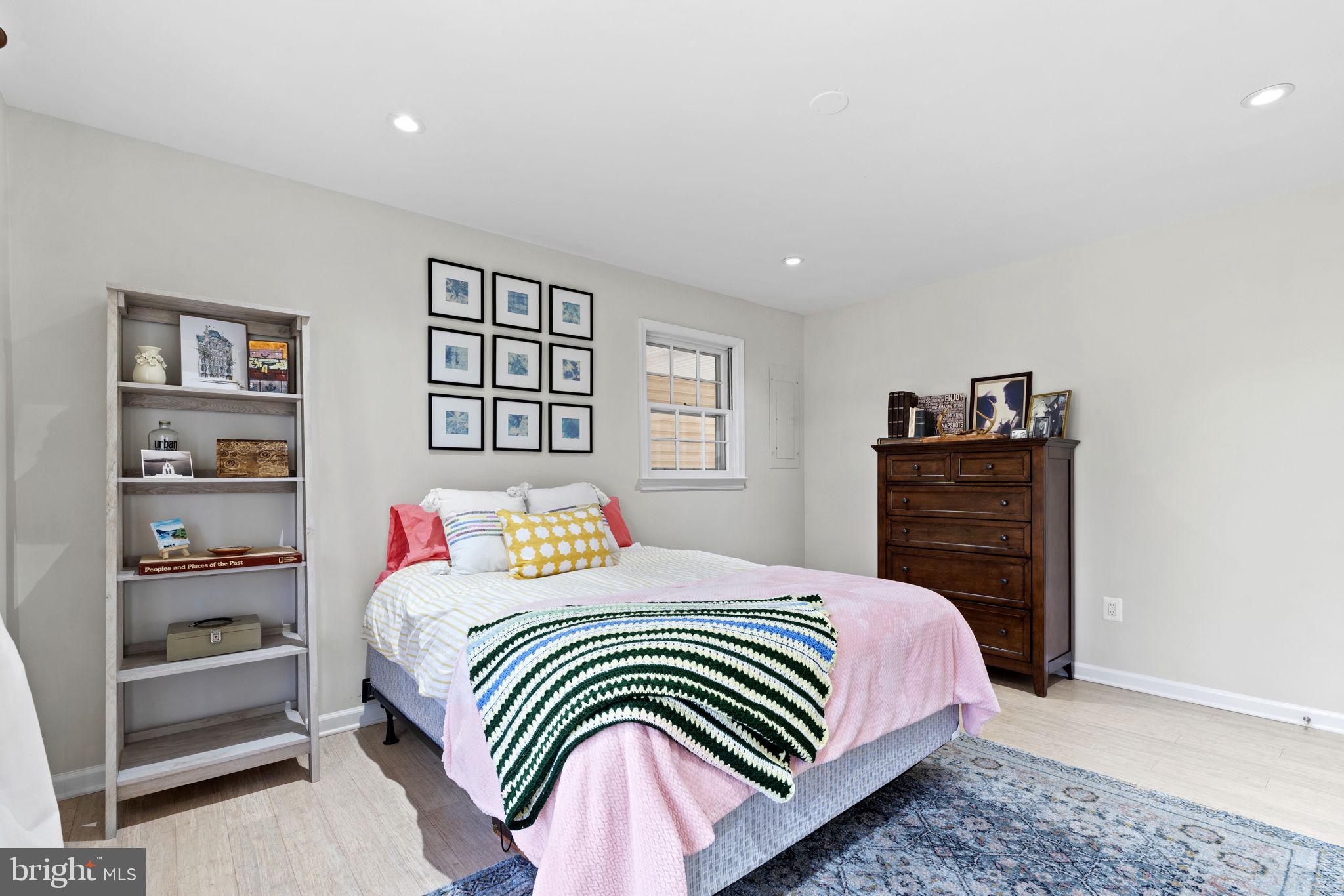 TEN PENNY WOODS - Residential