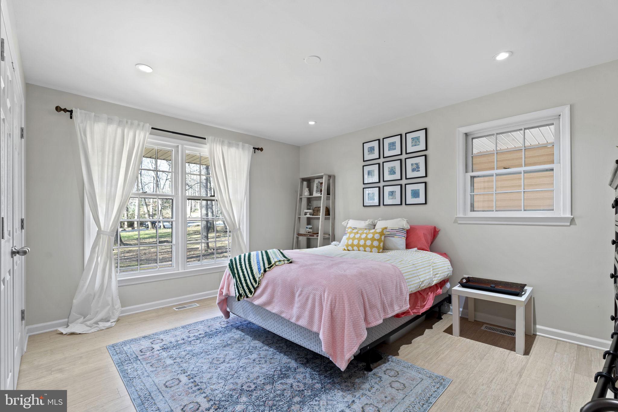 TEN PENNY WOODS - Residential