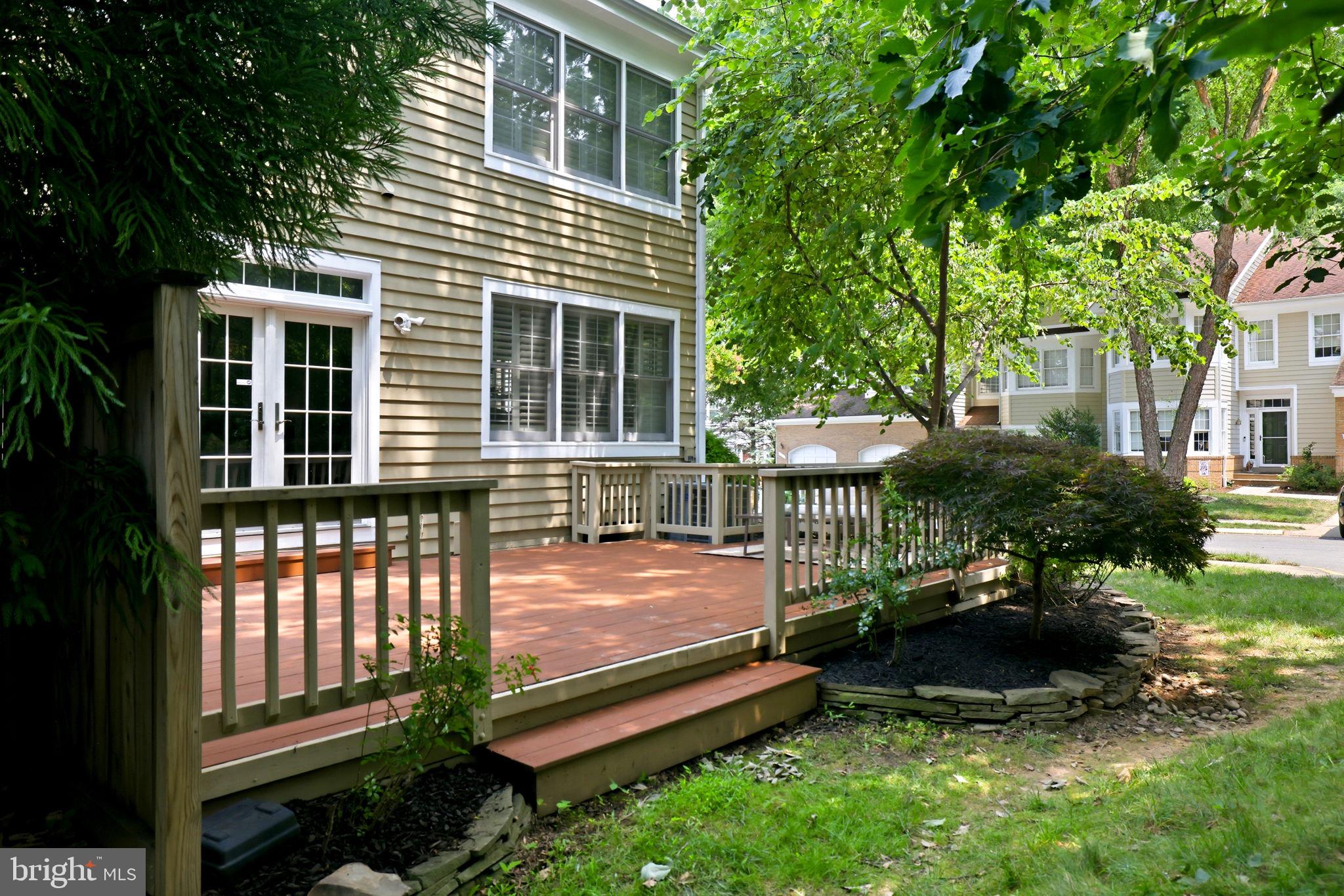 HEATHER KNOLL - Residential