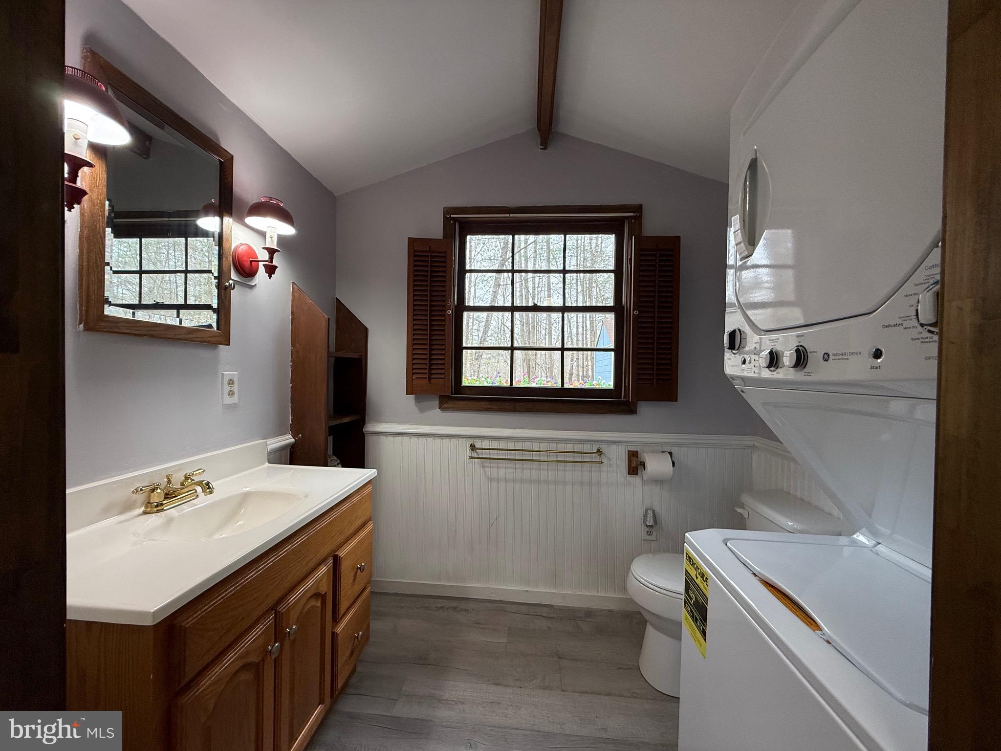 LAUREL MOUNTAIN - Residential Lease