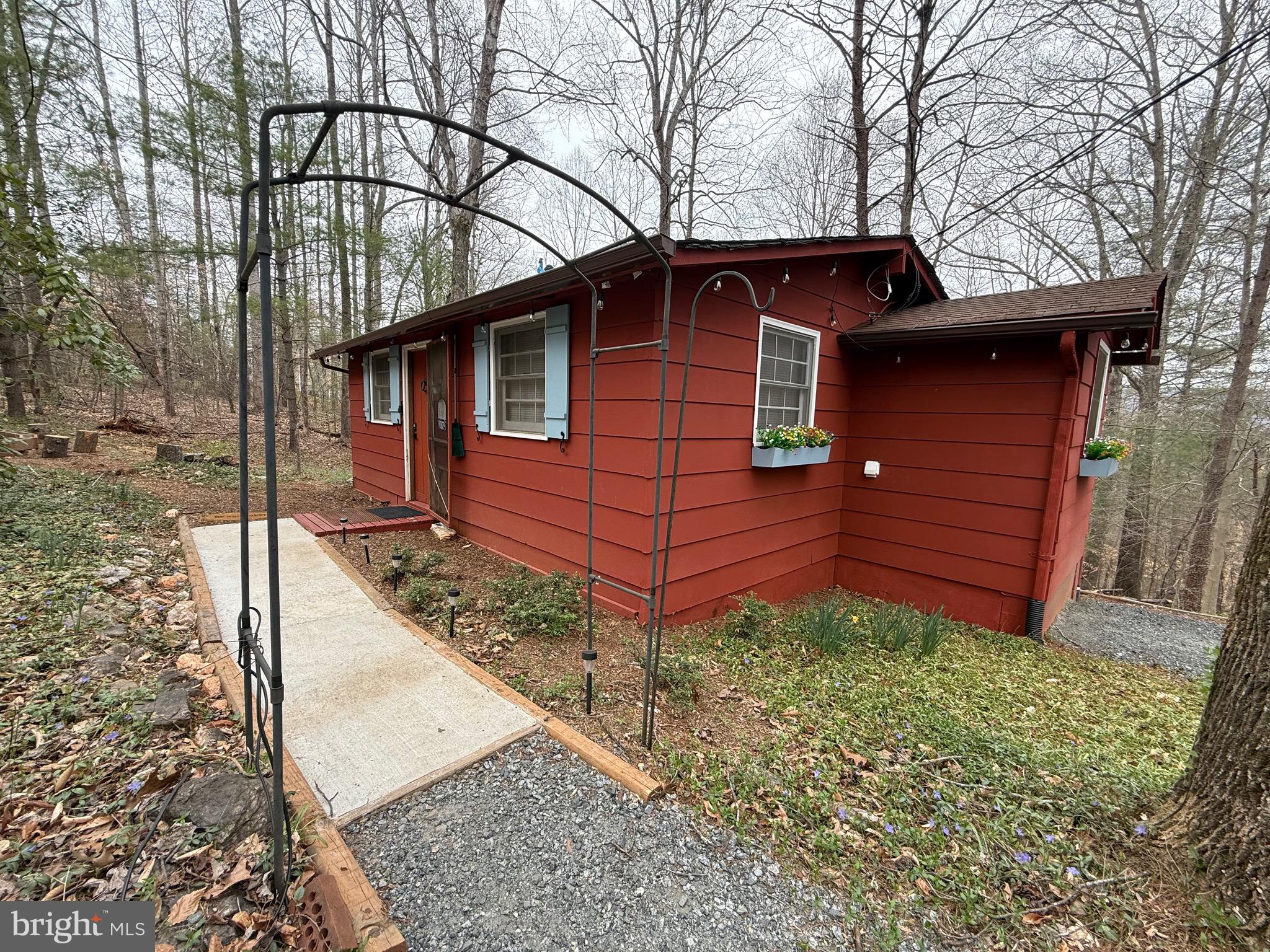LAUREL MOUNTAIN - Residential Lease