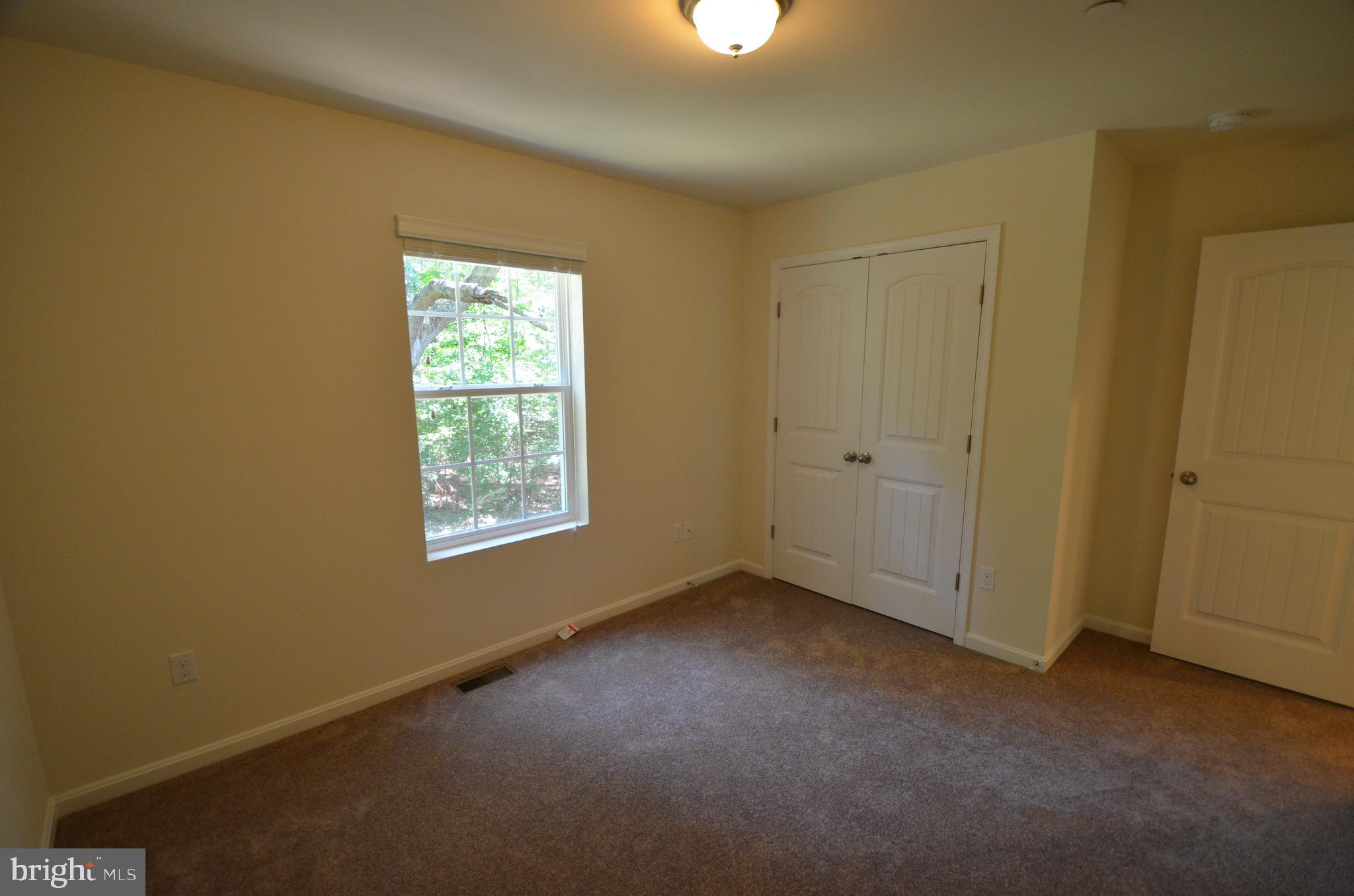 DEALE - Residential Lease