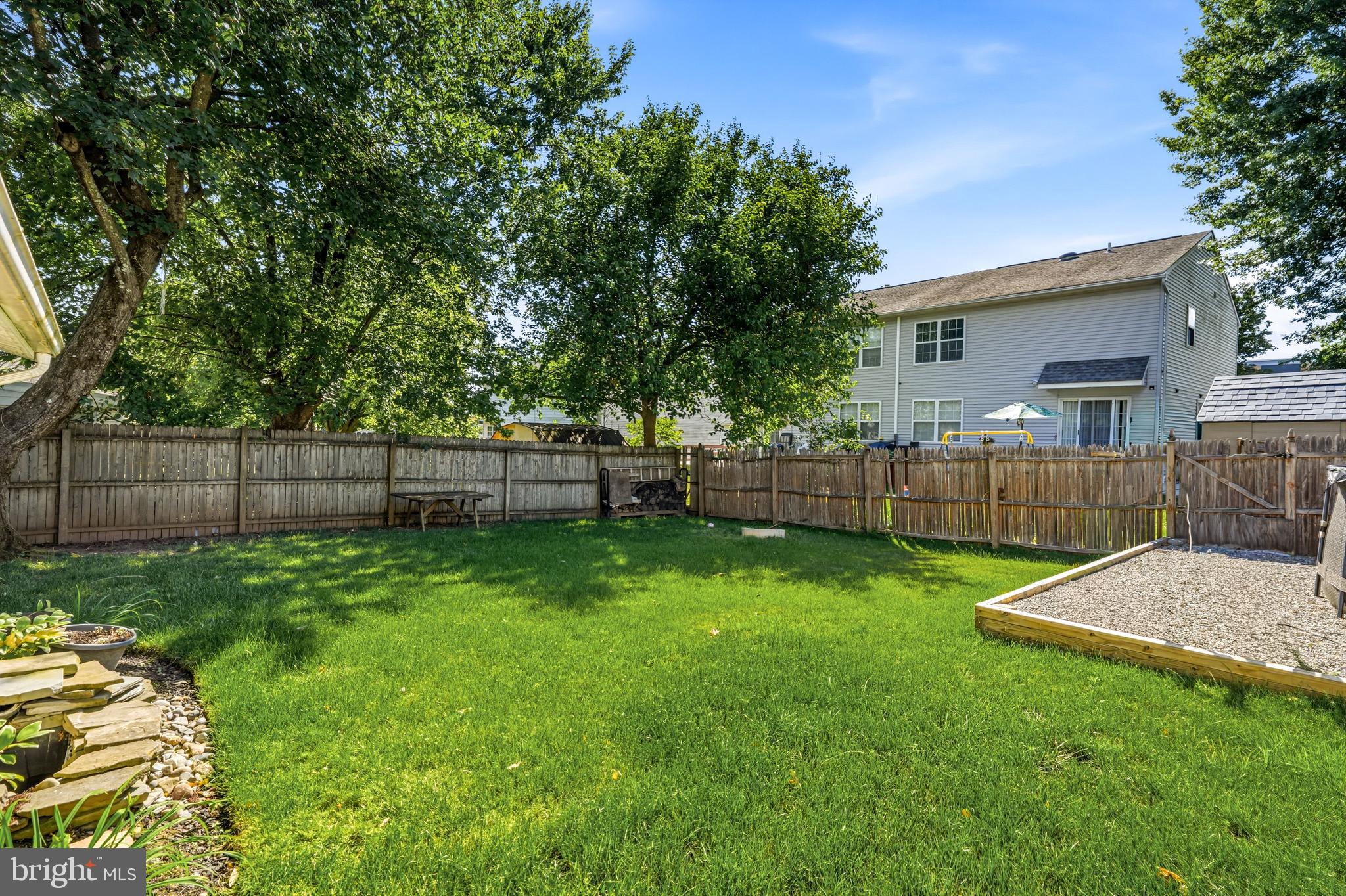 HORSHAM MEADOWS - Residential