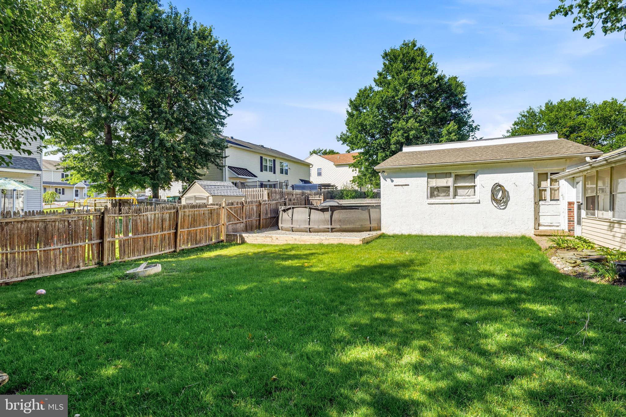 HORSHAM MEADOWS - Residential
