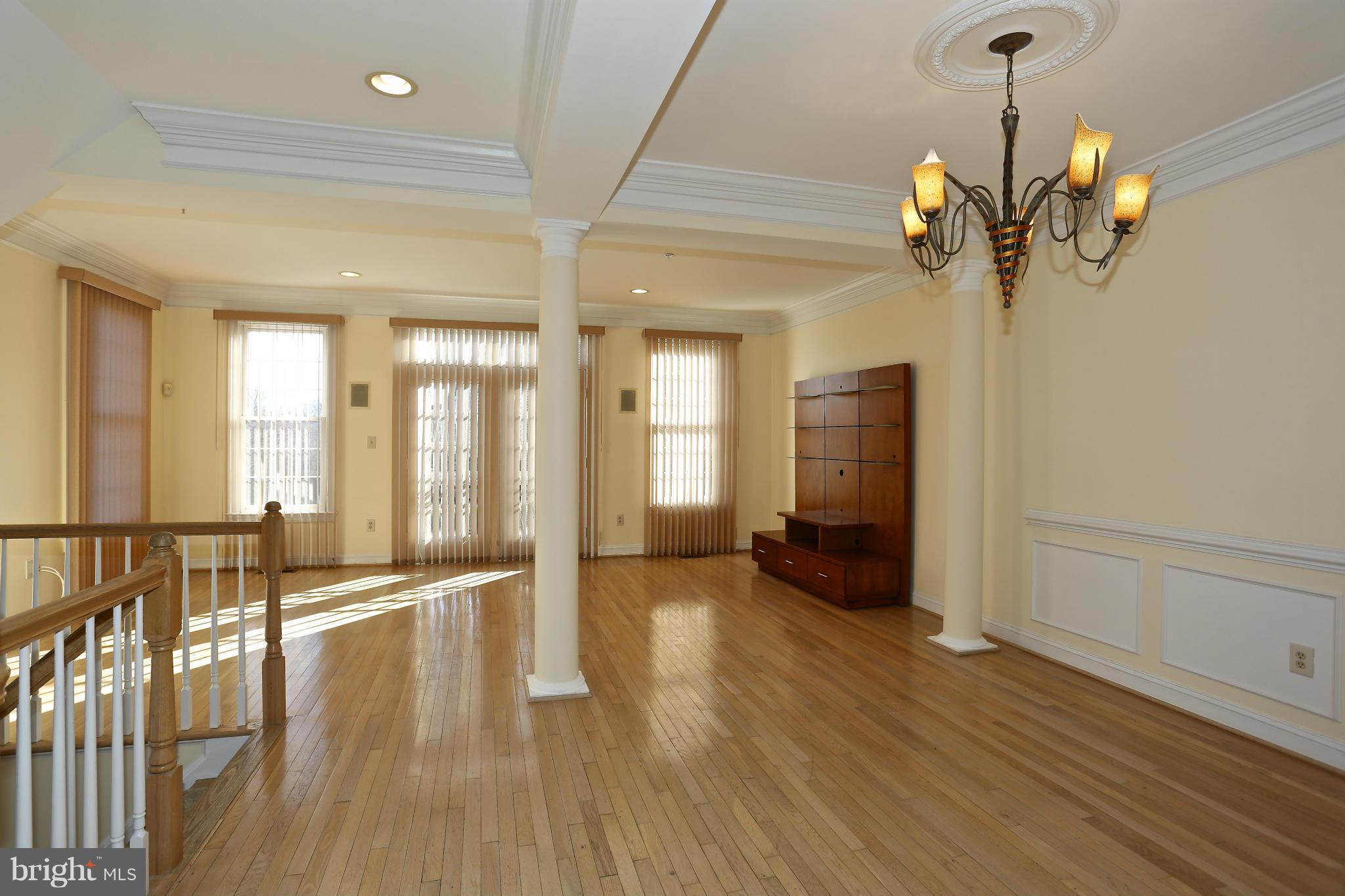 TOWER OAKS - Residential
