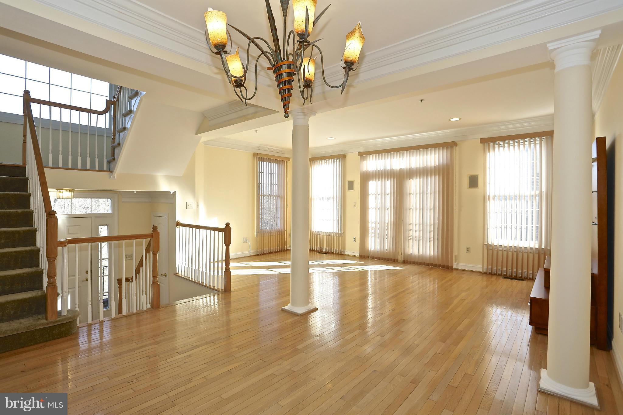 TOWER OAKS - Residential