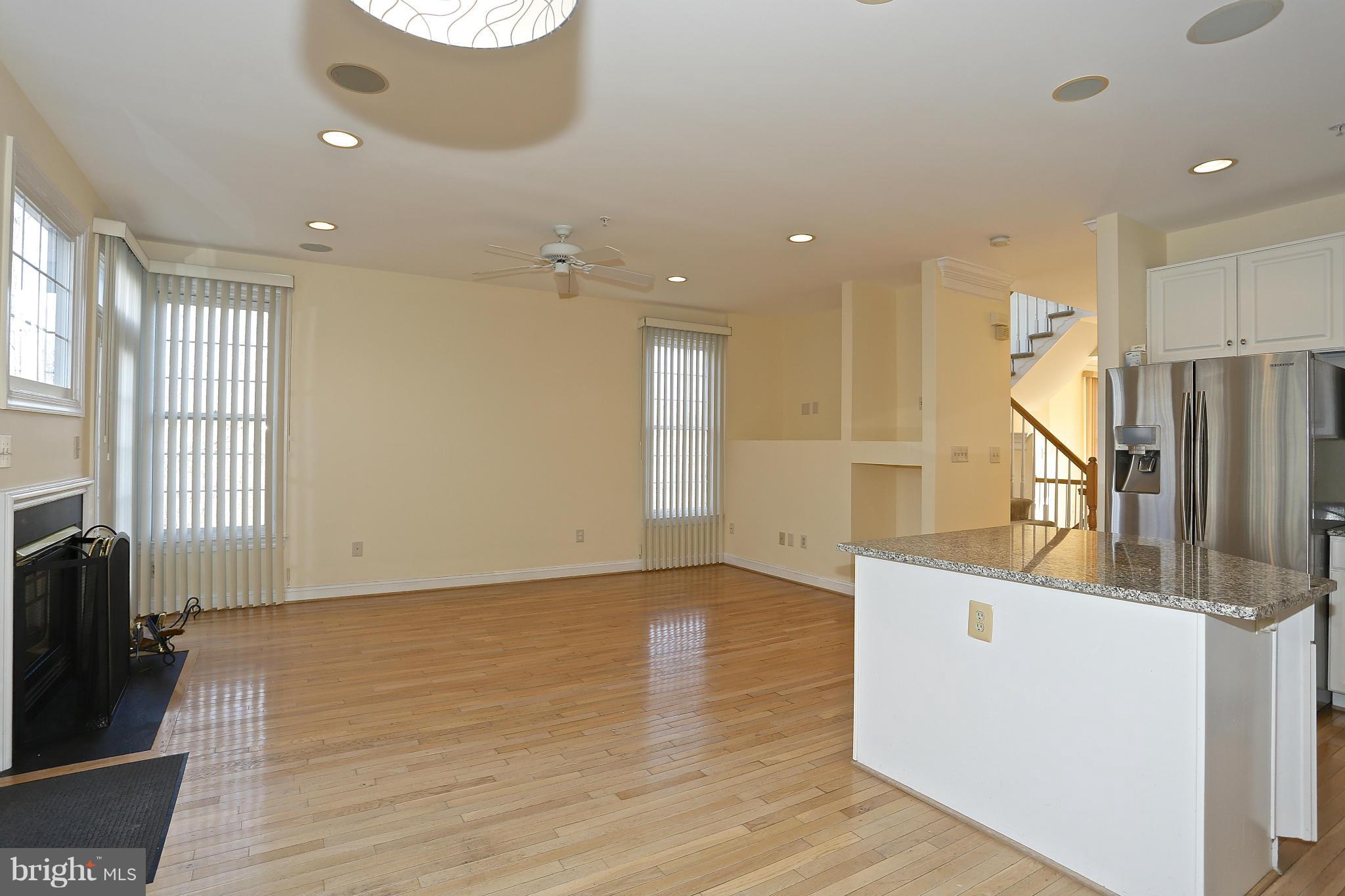 TOWER OAKS - Residential