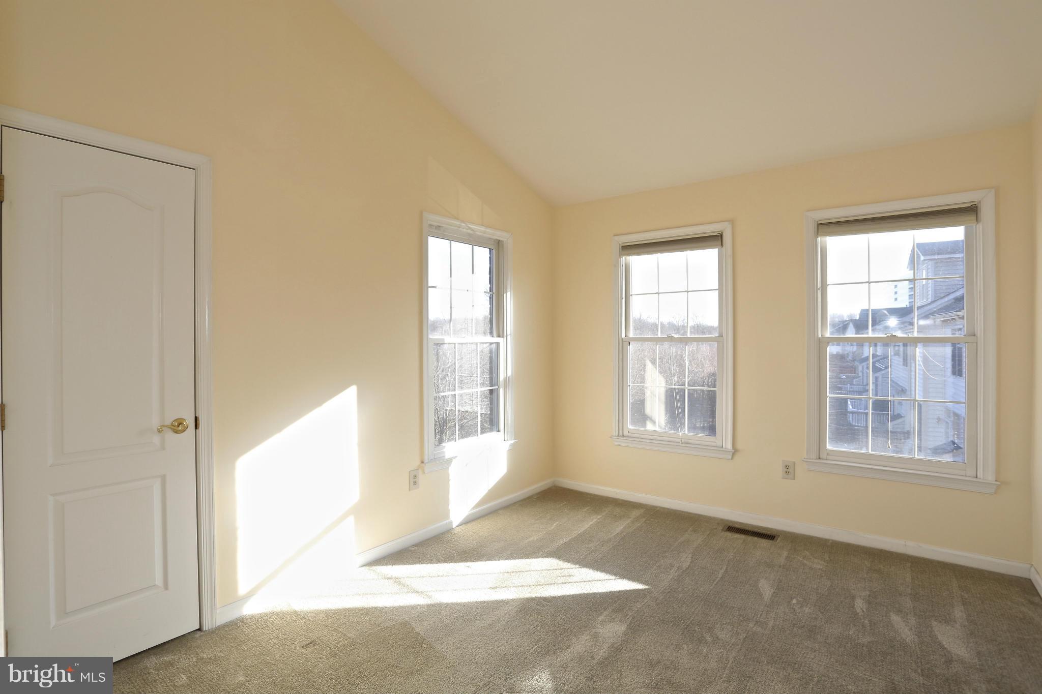 TOWER OAKS - Residential