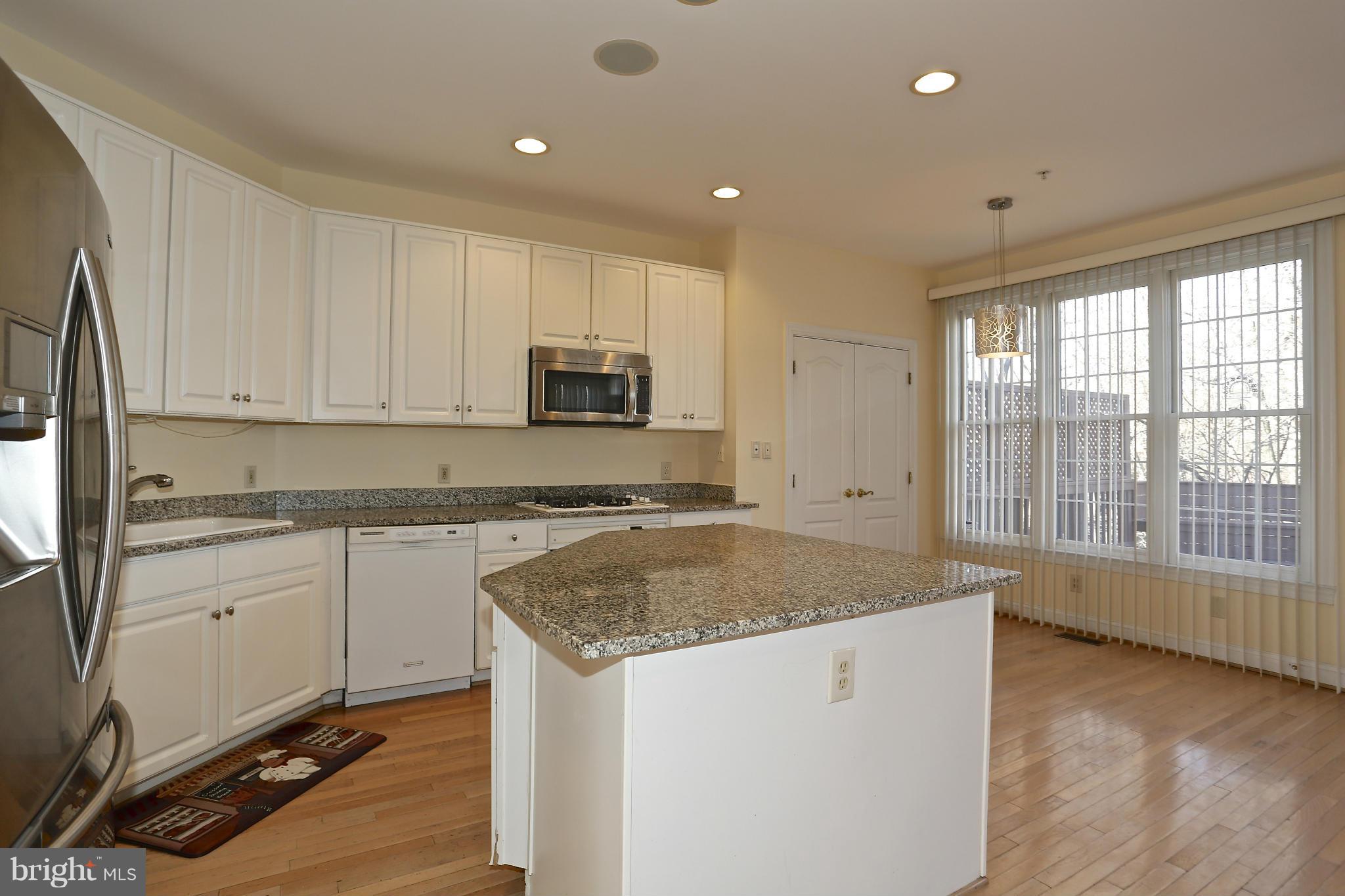 TOWER OAKS - Residential