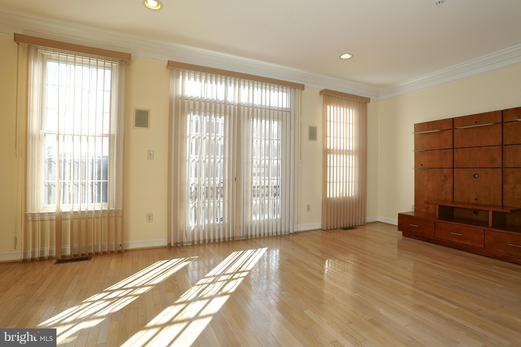 TOWER OAKS - Residential