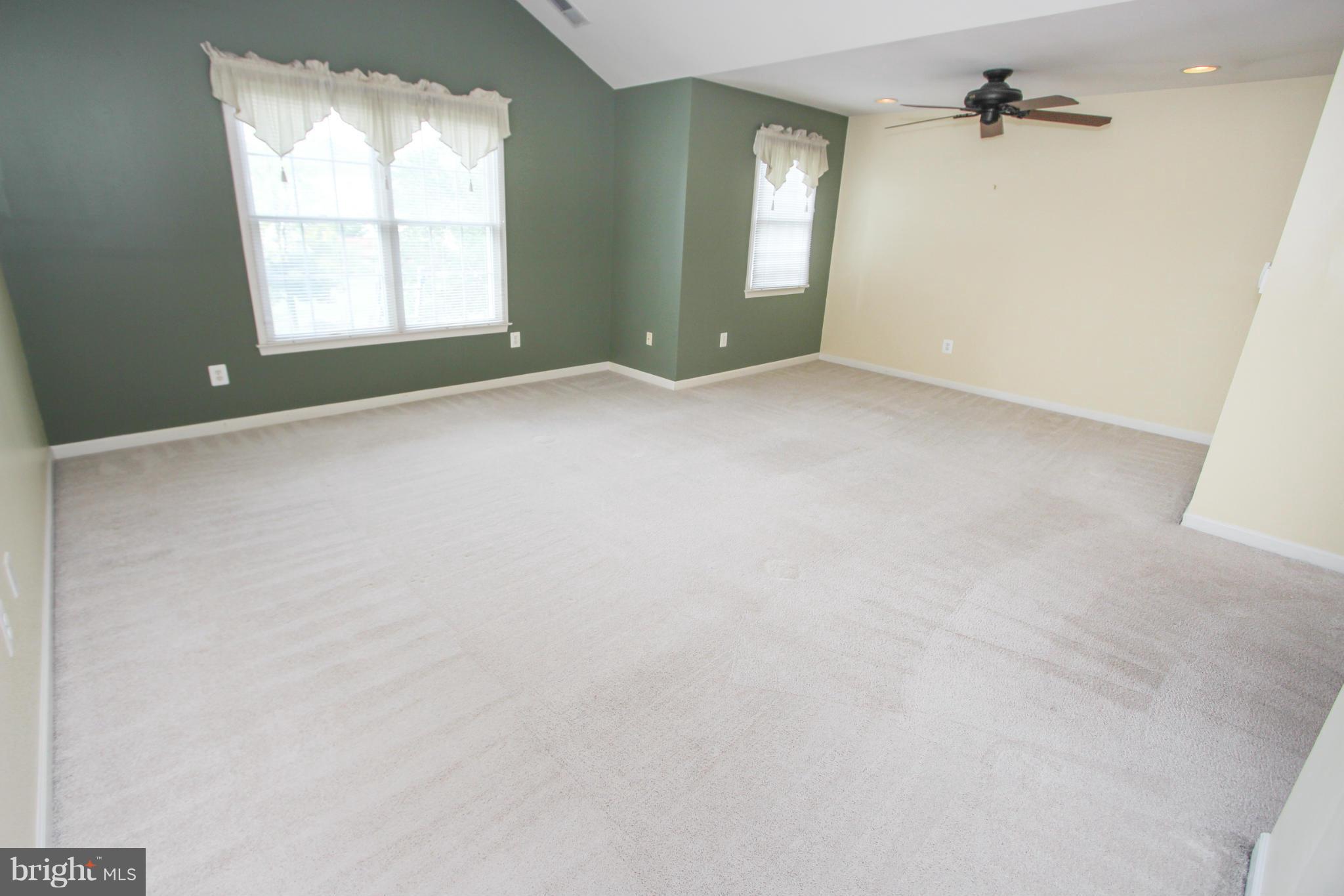 SOUTH RIDING - Residential