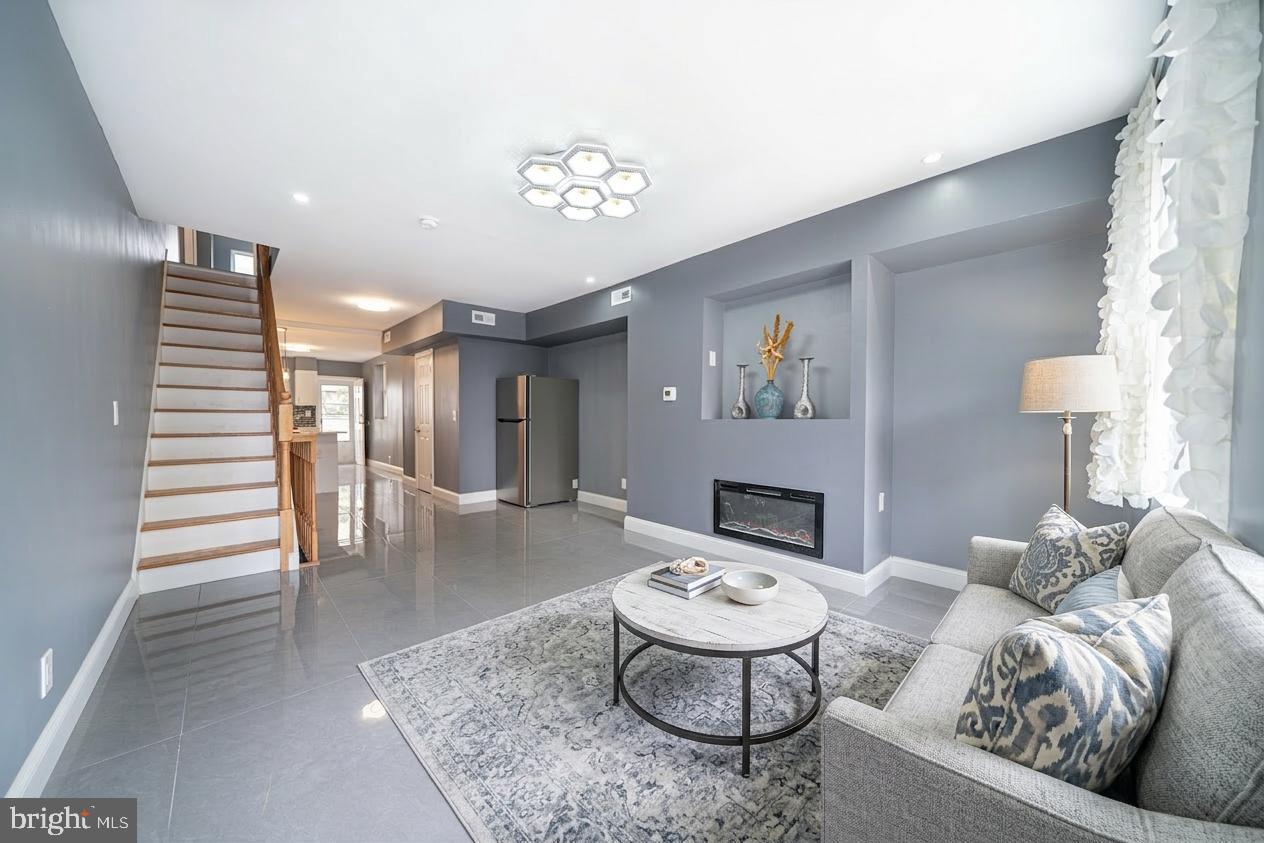 POINT BREEZE - Residential