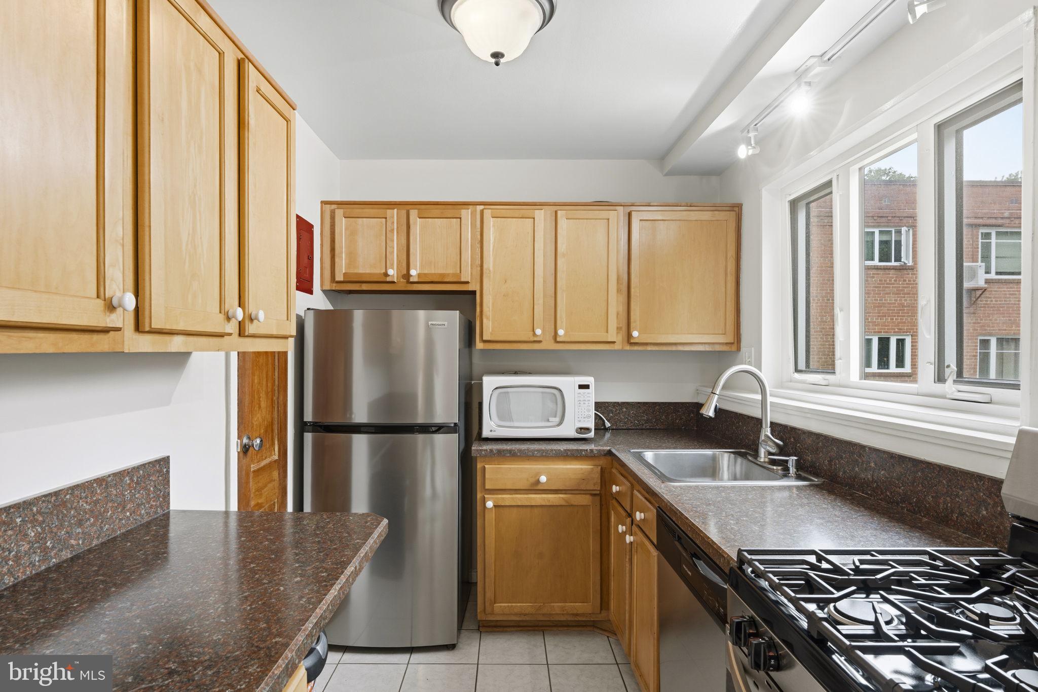 PARKSIDE CONDOMINIUMS - Residential