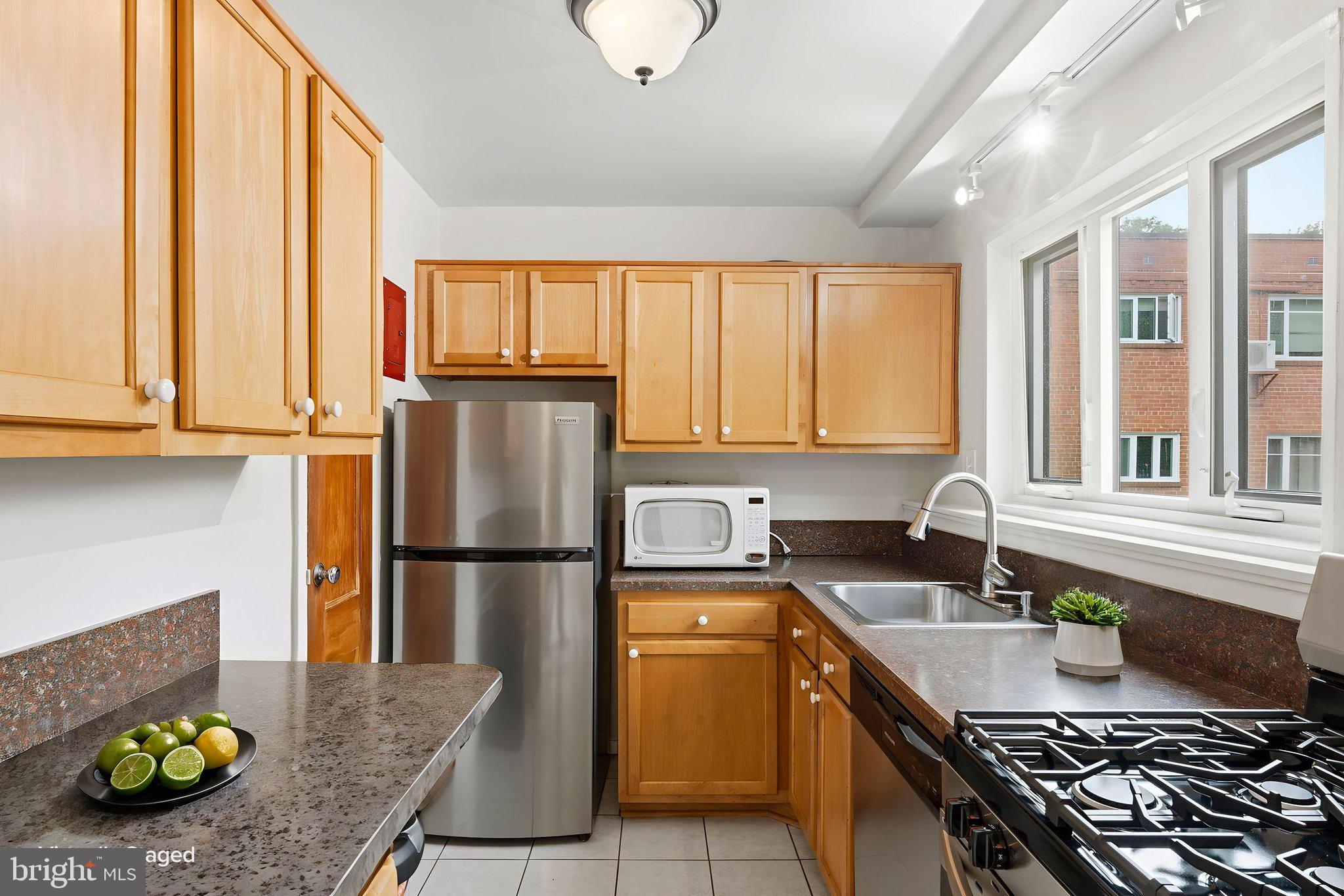 PARKSIDE CONDOMINIUMS - Residential