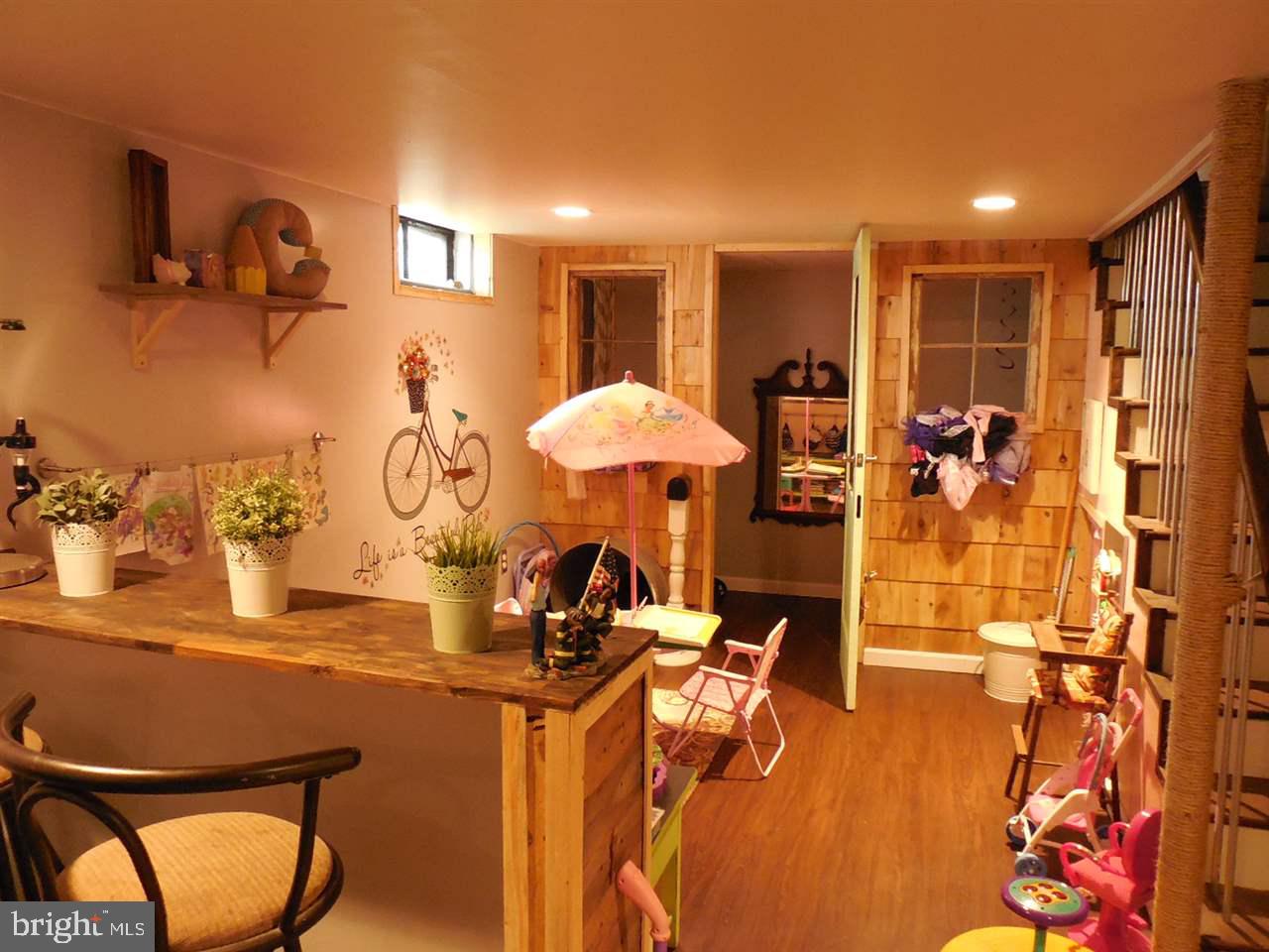 HILL-N-DALE/AVONDALE - Residential