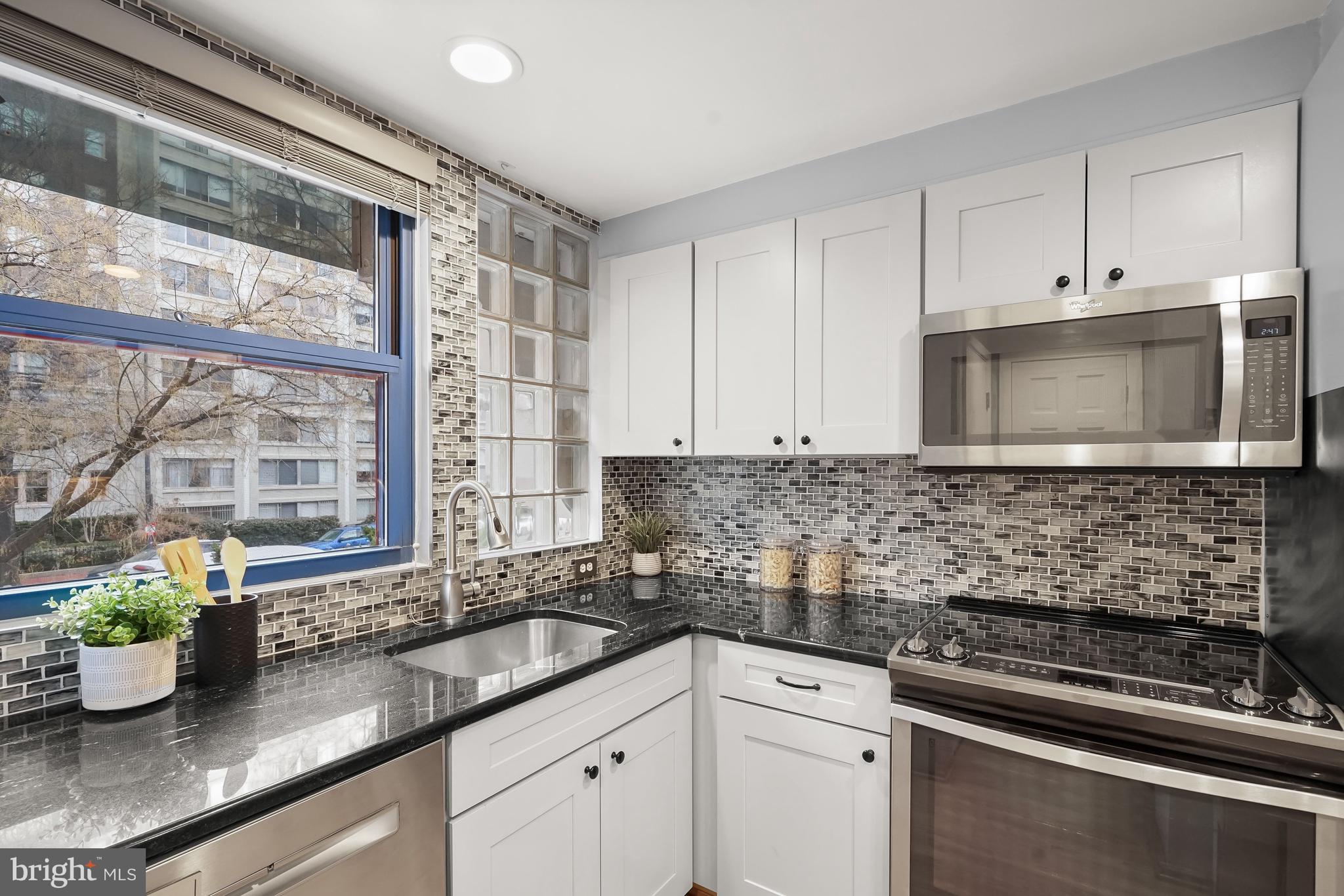 LOGAN CIRCLE - Residential