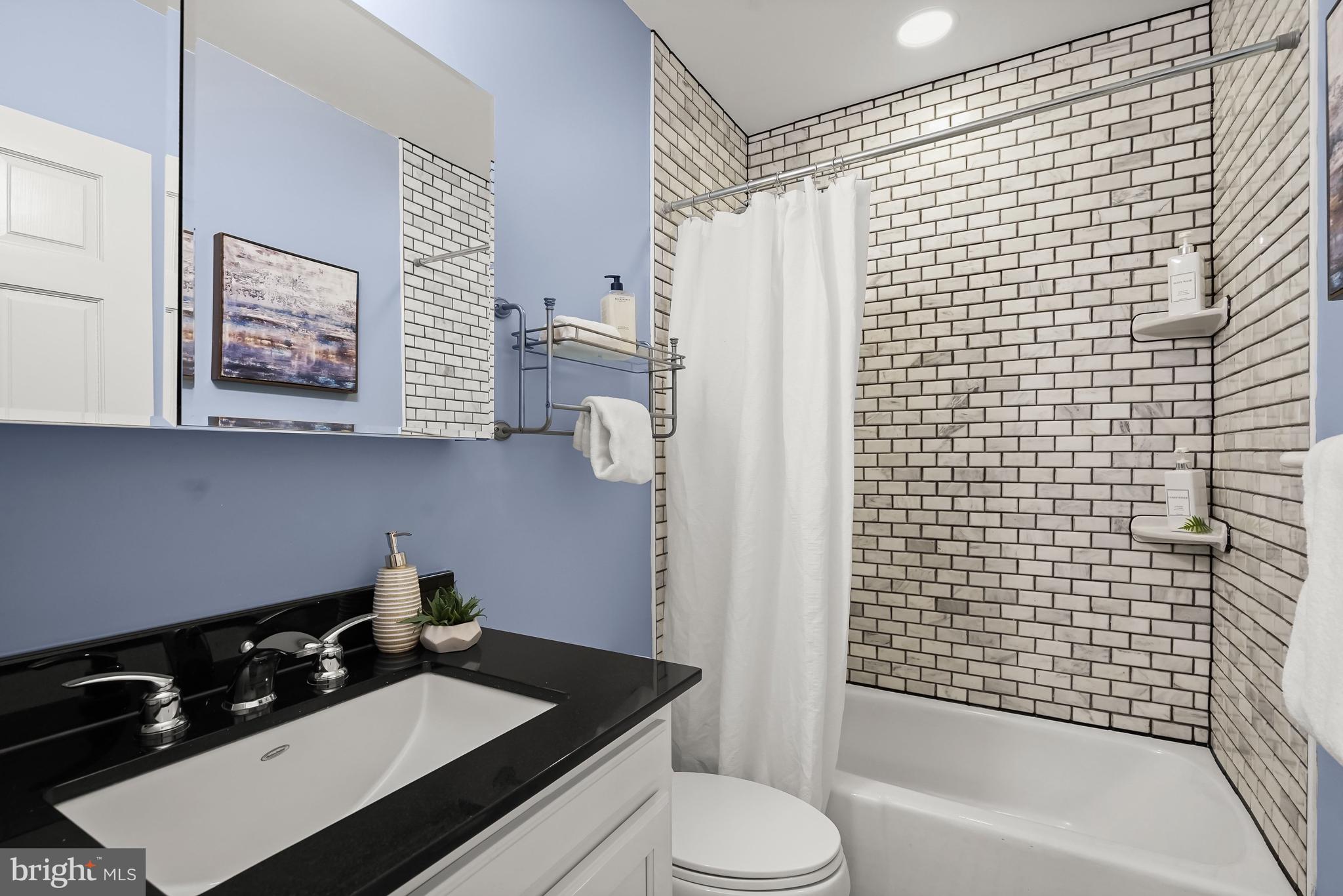 LOGAN CIRCLE - Residential