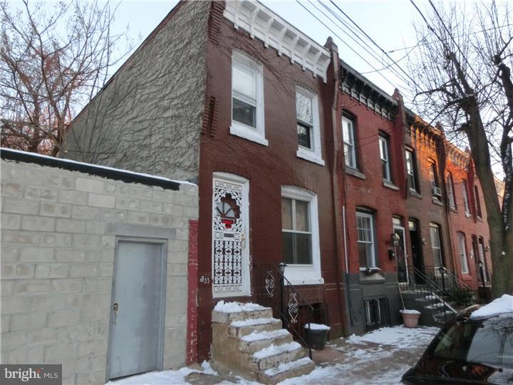 3 bedroom house is in need of full light rehab, Good condition All offers will be presented, $2000 deposit and proof of funds will be required, AS IS addendum and buyer is responsible for u/o.  Cash or hard money financing only. All offers will be presented.