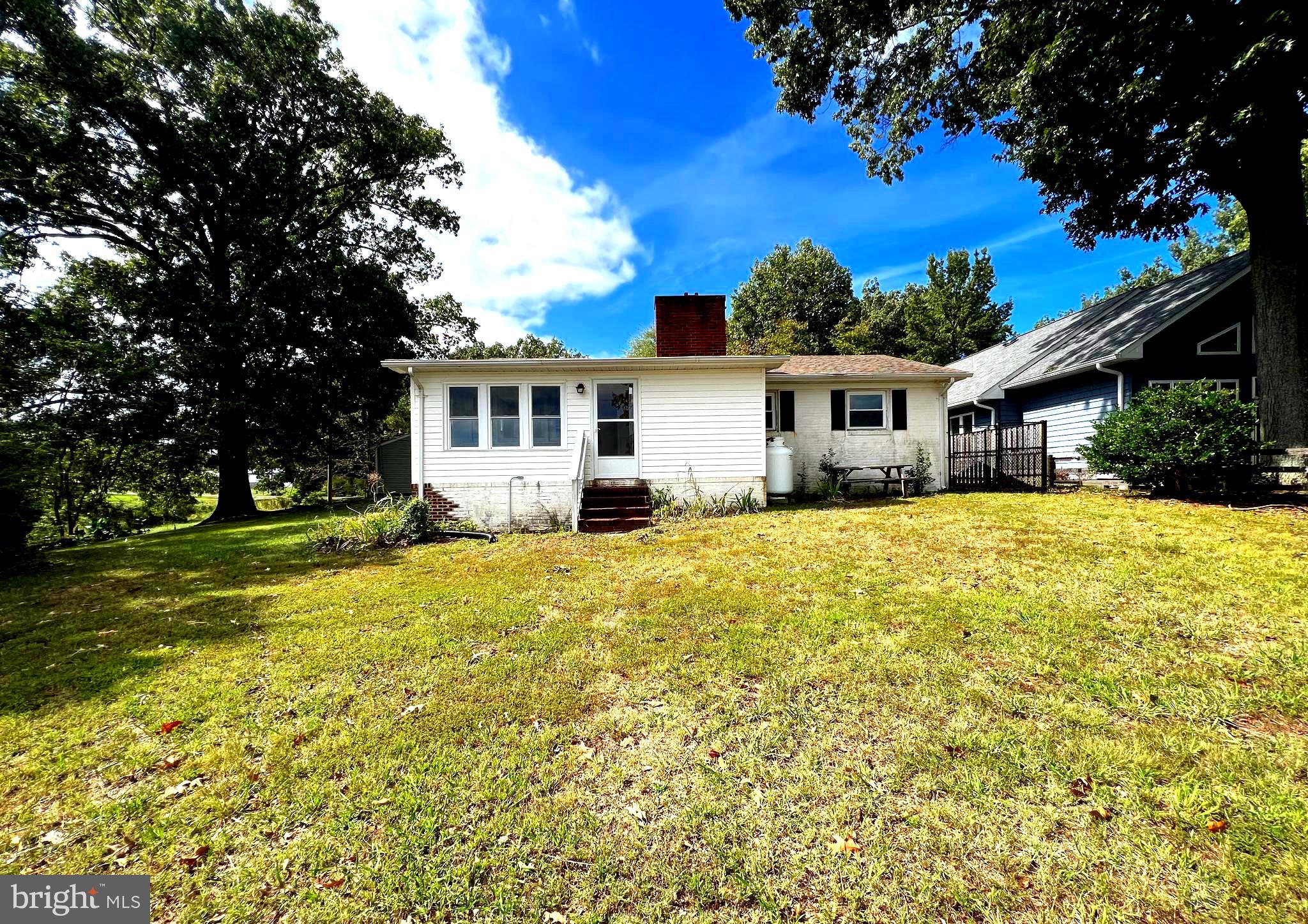 MONROE BAY - Residential Lease