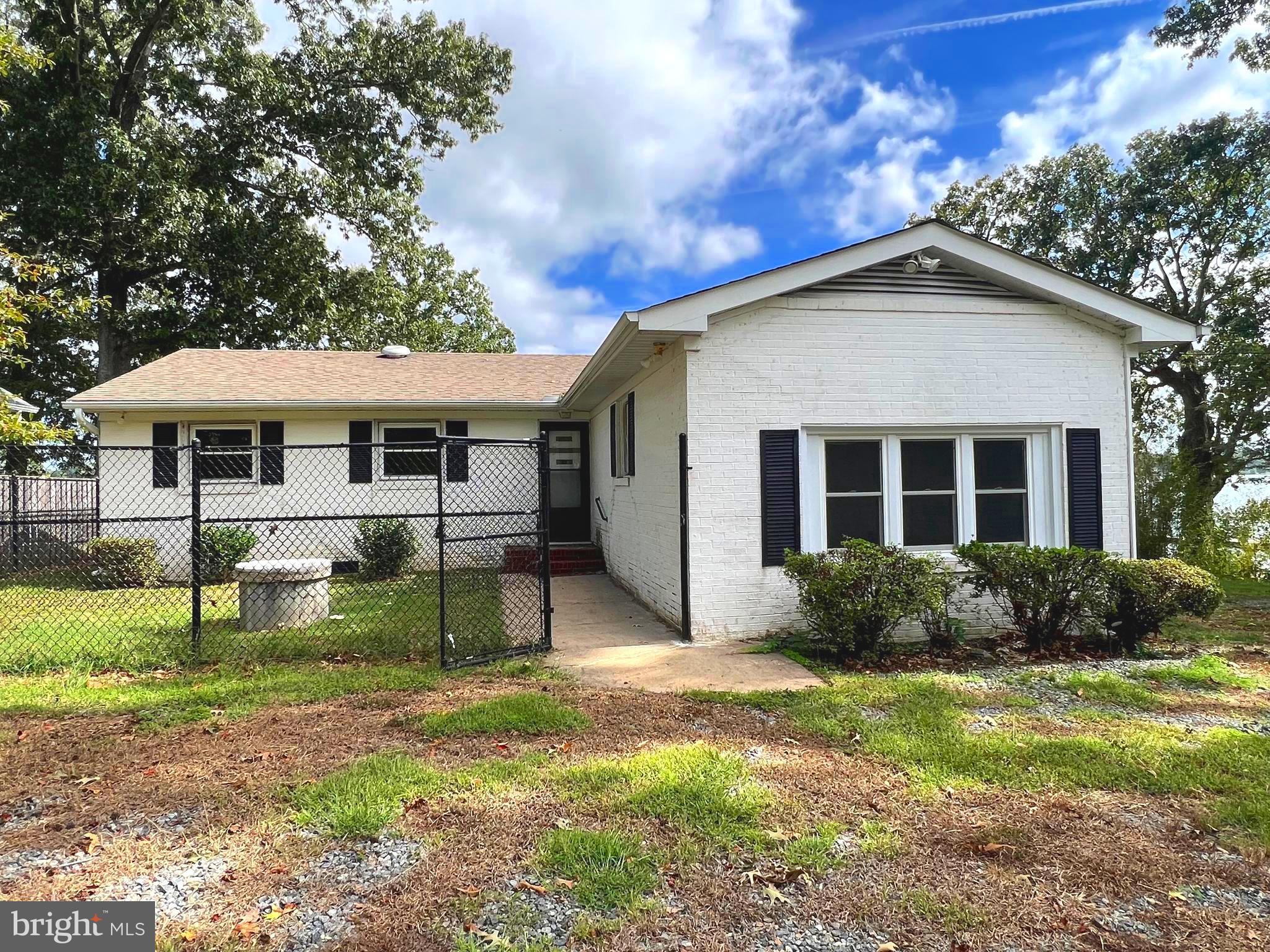 MONROE BAY - Residential Lease