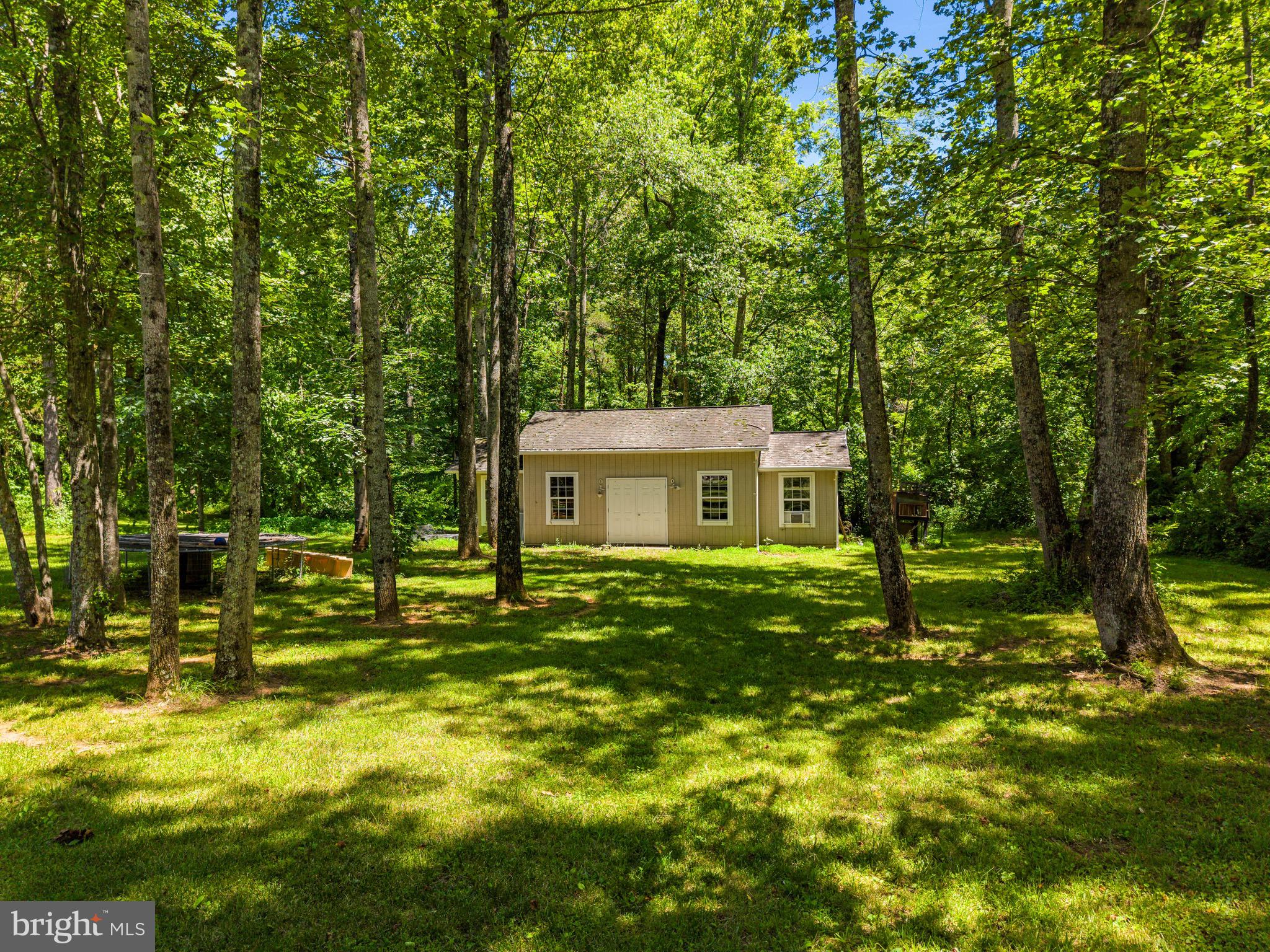 WESTBURY - Residential