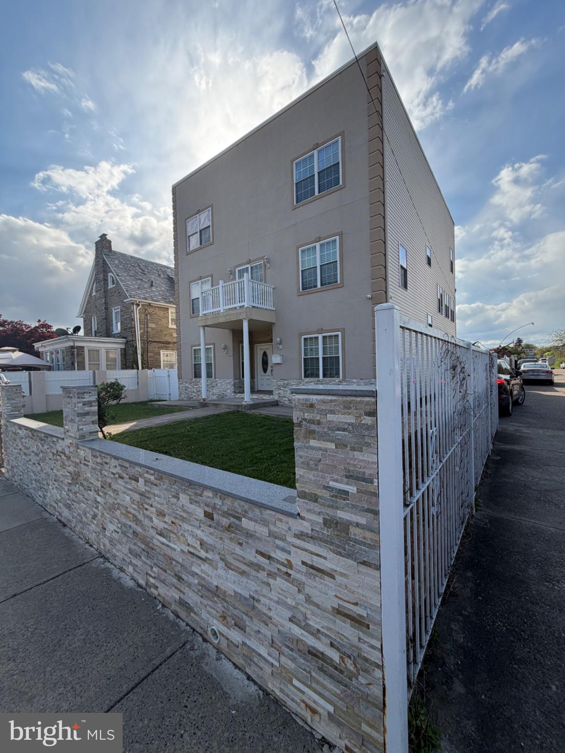 RHAWNHURST - Residential