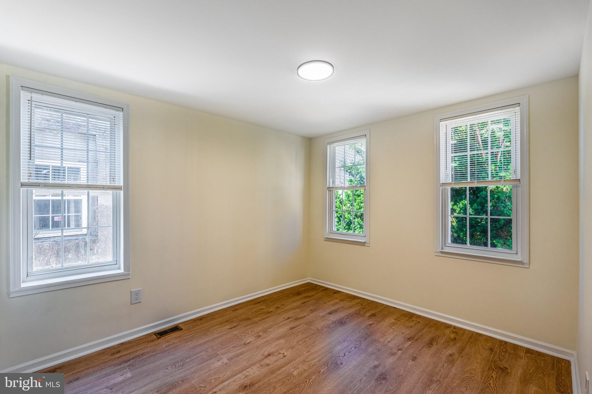 POINT BREEZE - Residential