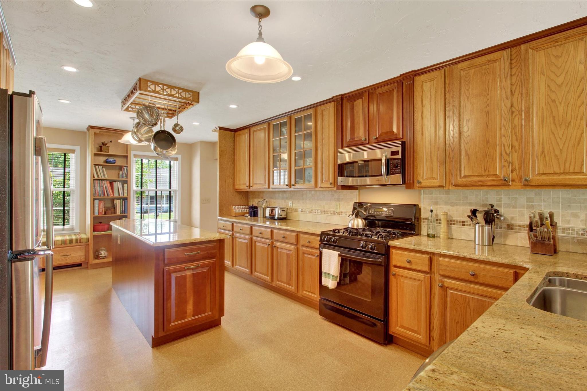 HUNTERS CROSSING - Residential