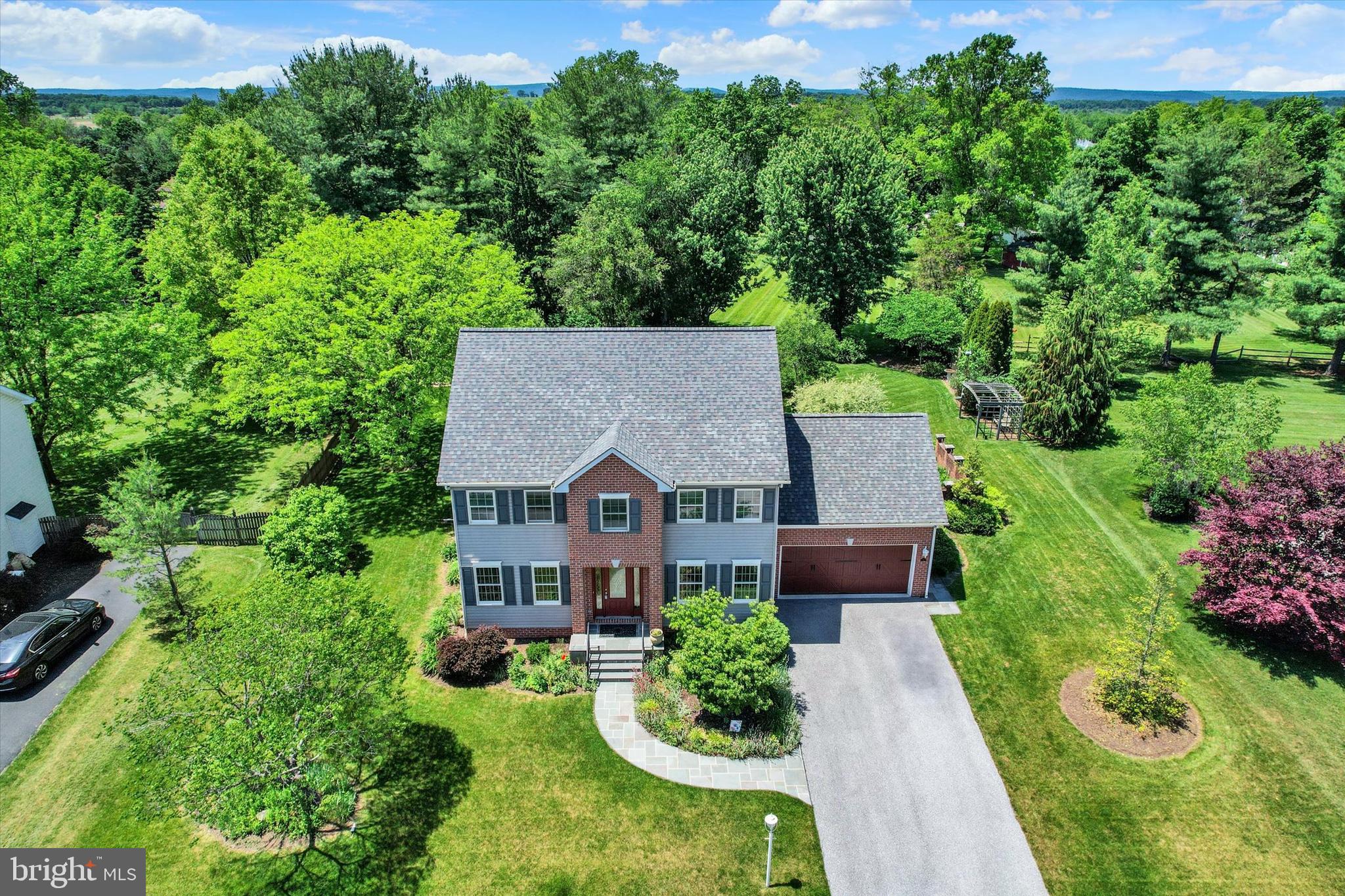 HUNTERS CROSSING - Residential