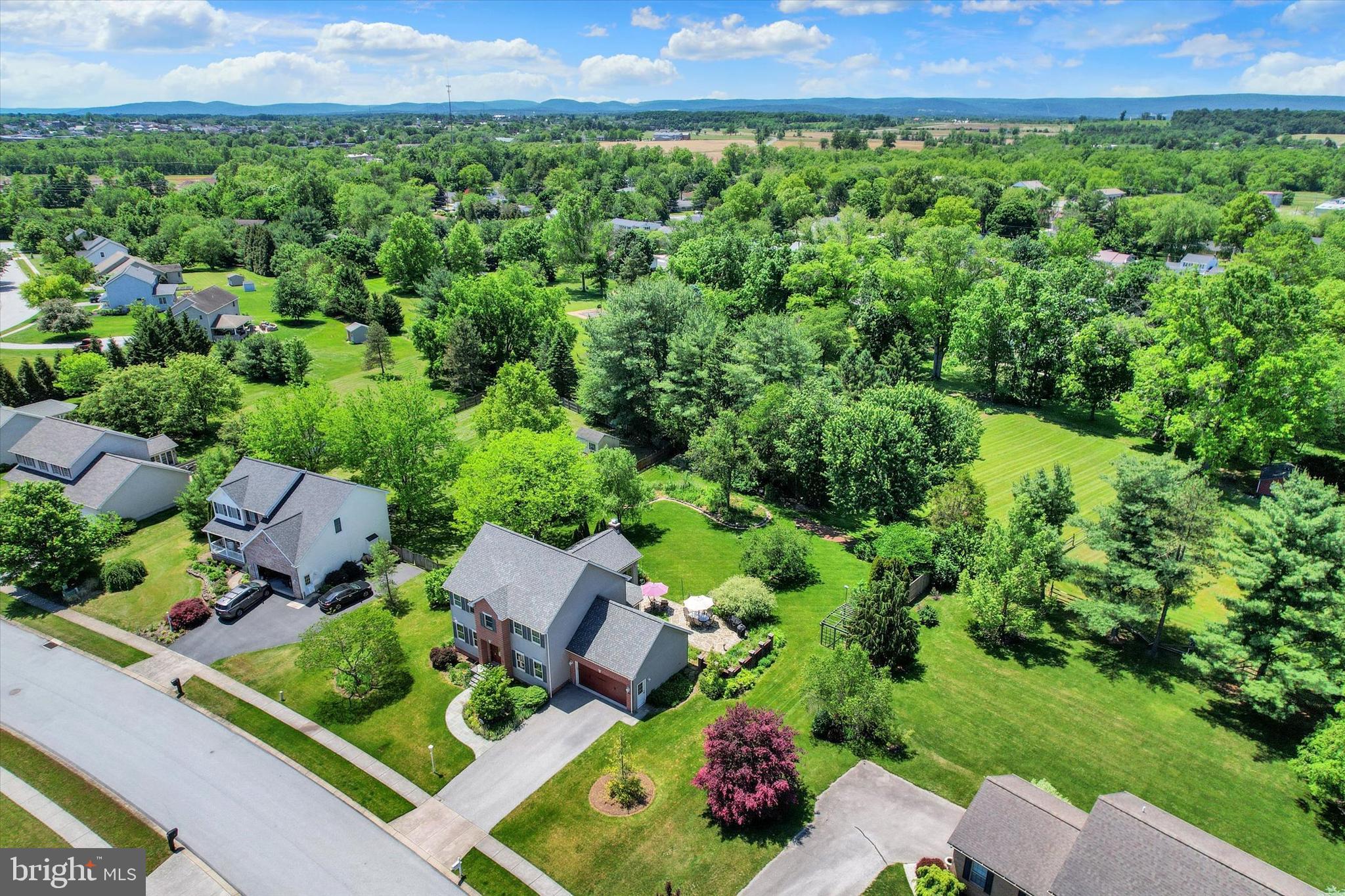 HUNTERS CROSSING - Residential