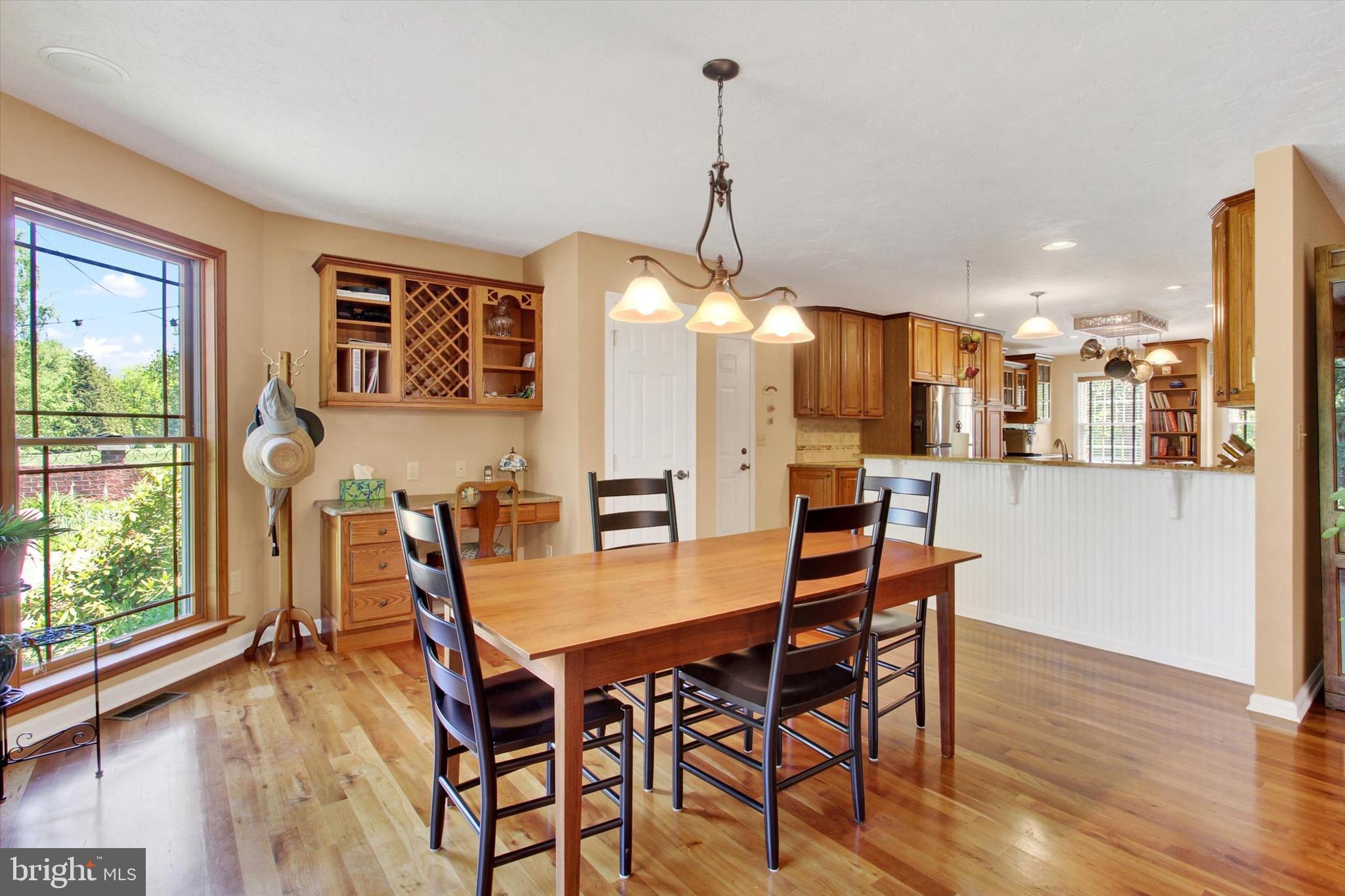 HUNTERS CROSSING - Residential