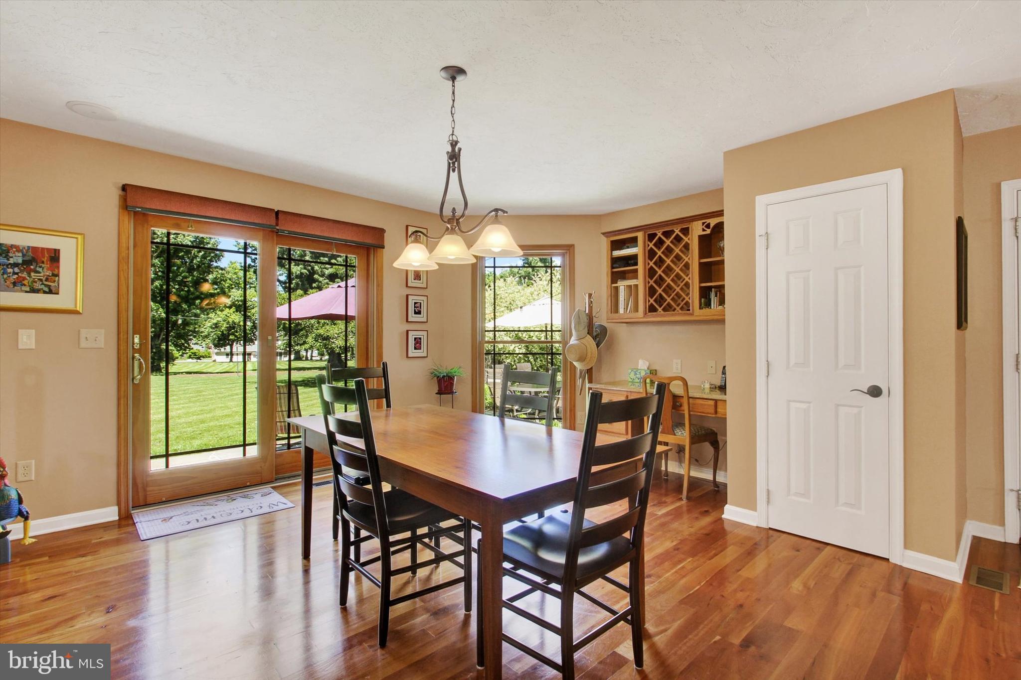 HUNTERS CROSSING - Residential