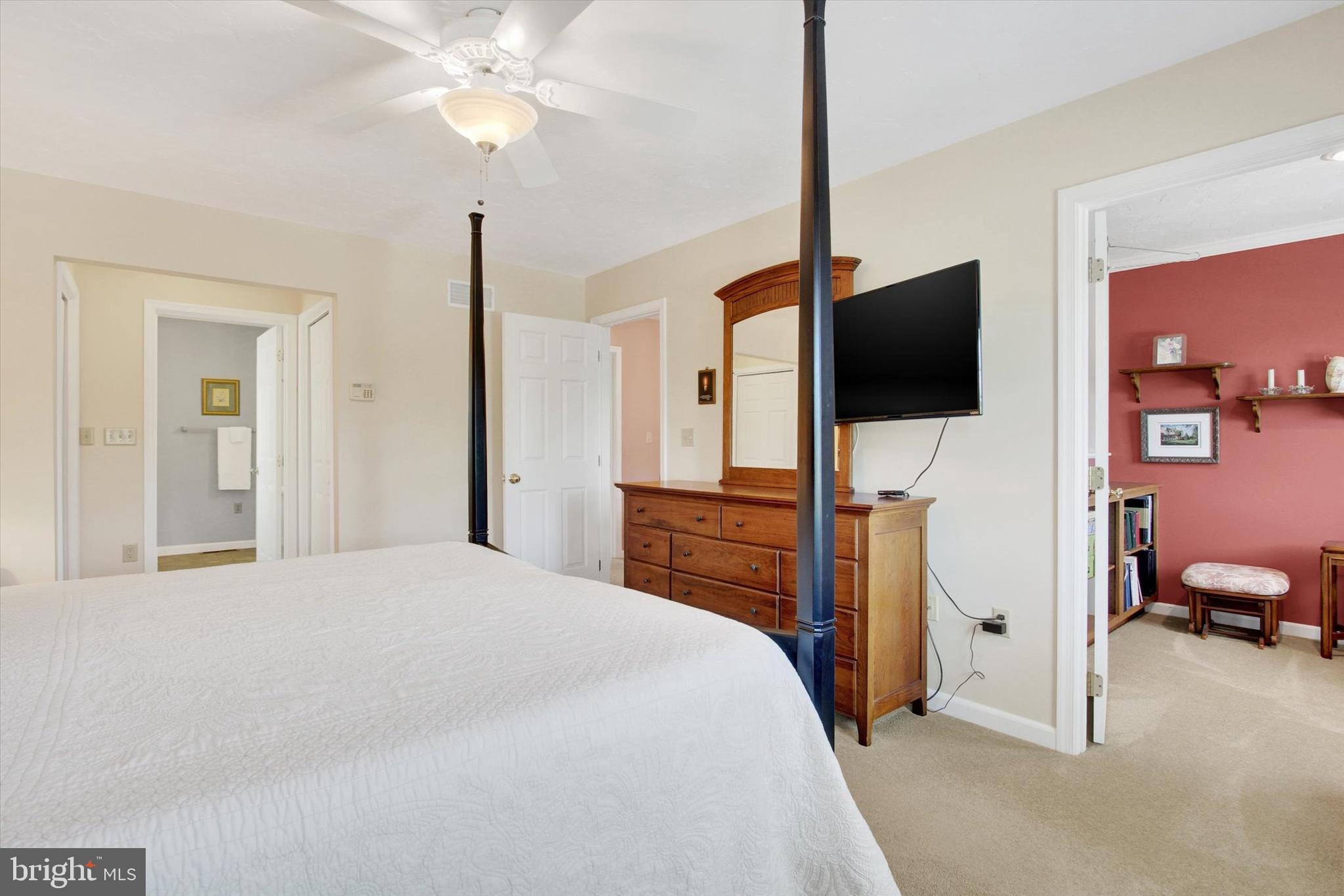 HUNTERS CROSSING - Residential