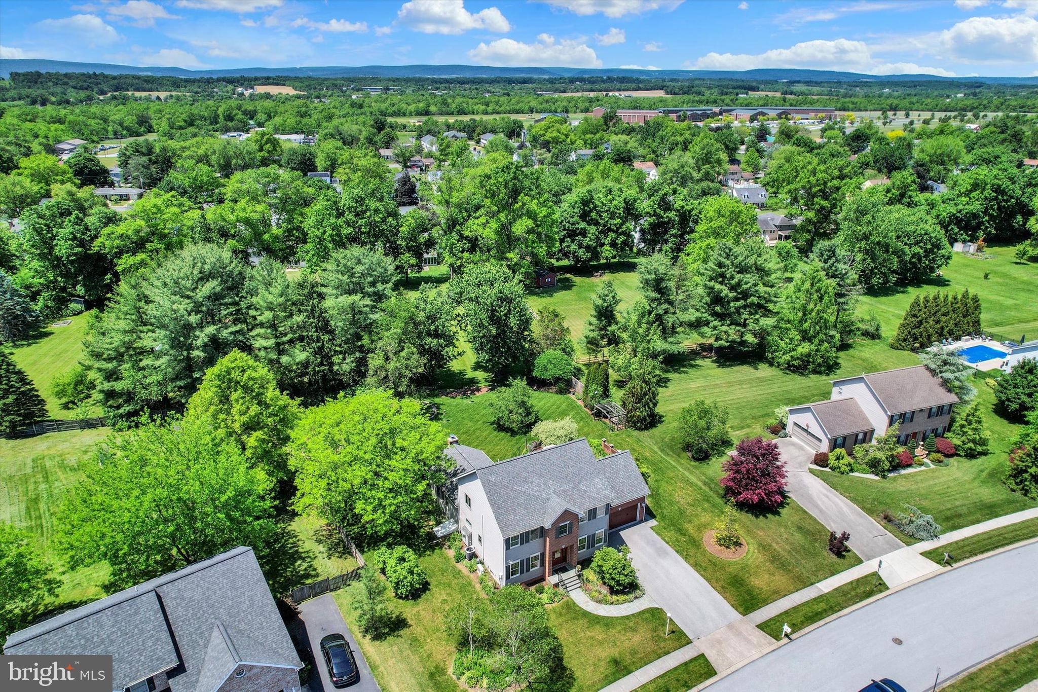 HUNTERS CROSSING - Residential