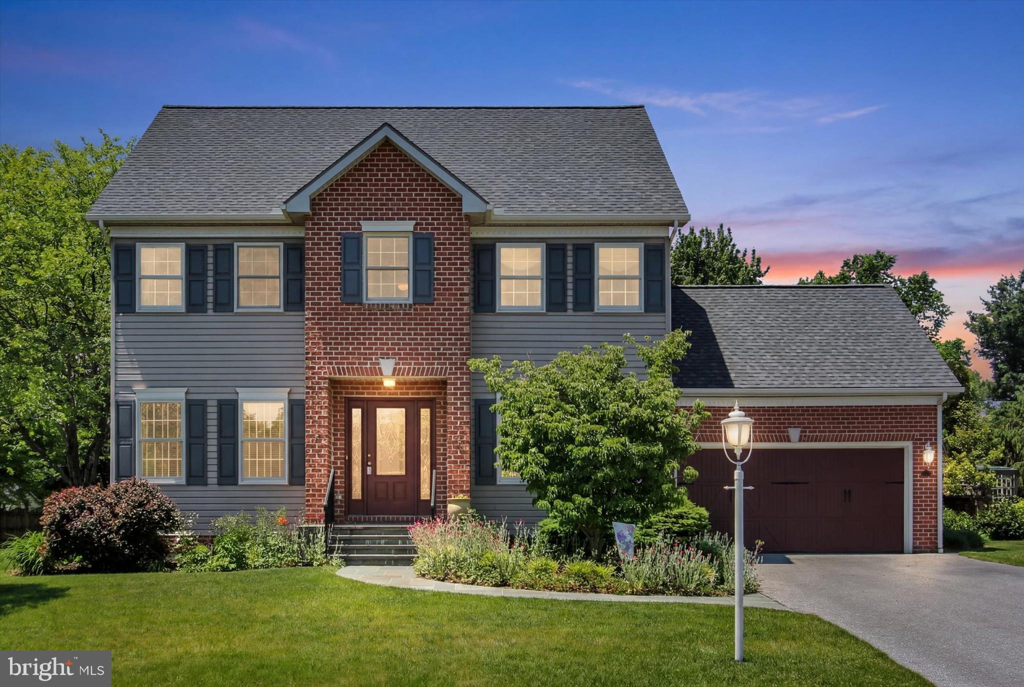 HUNTERS CROSSING - Residential