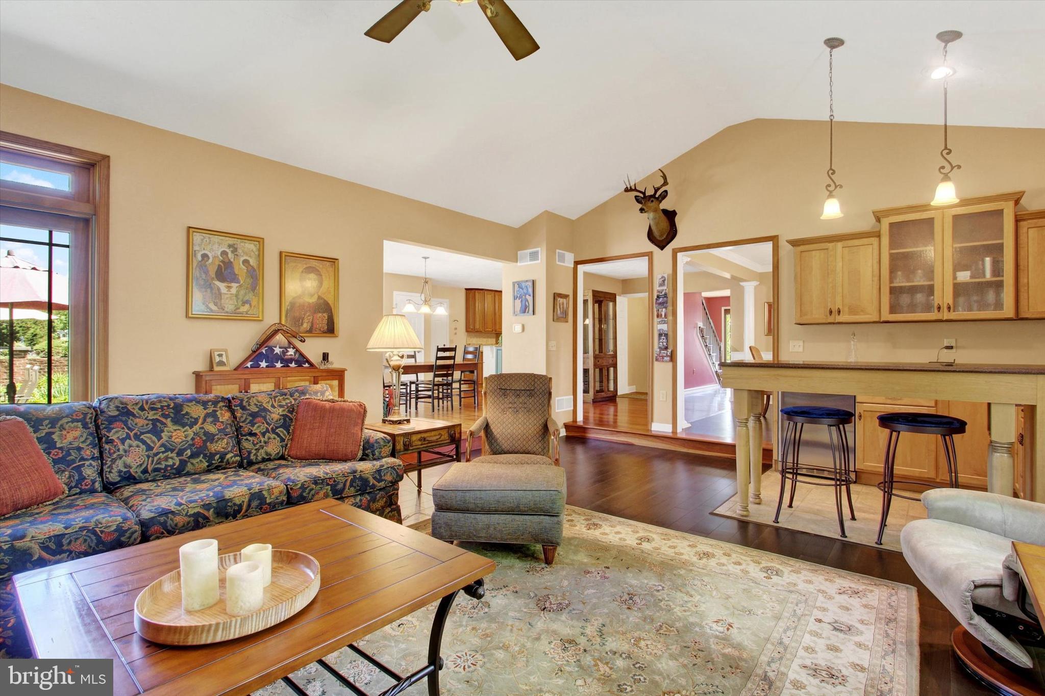 HUNTERS CROSSING - Residential