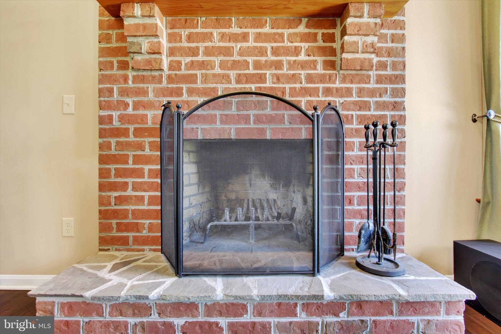 HUNTERS CROSSING - Residential