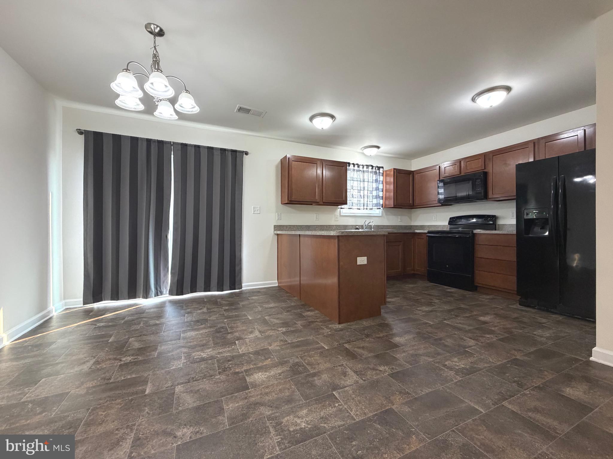 INWOOD VILLAGE - Residential