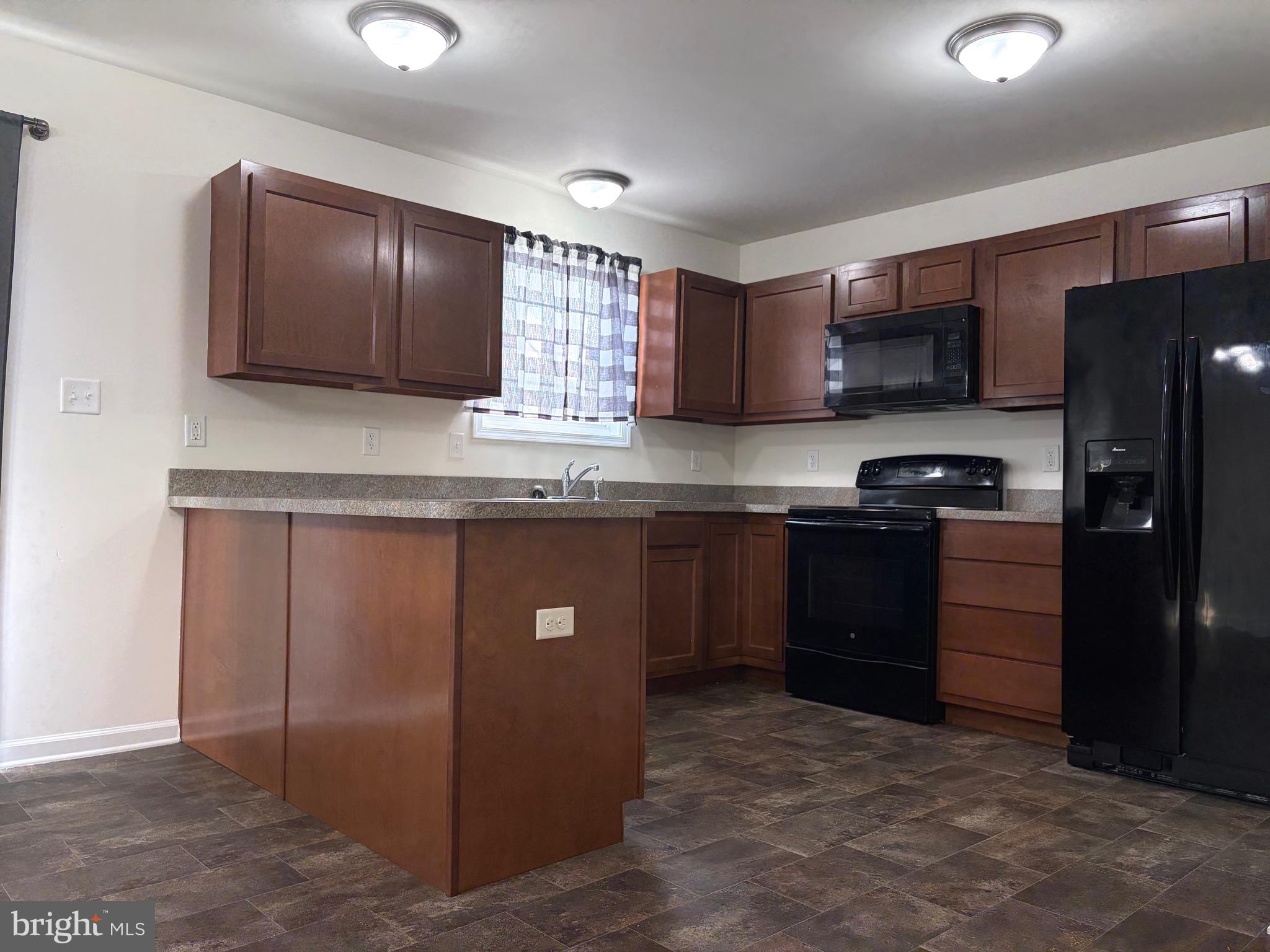 INWOOD VILLAGE - Residential