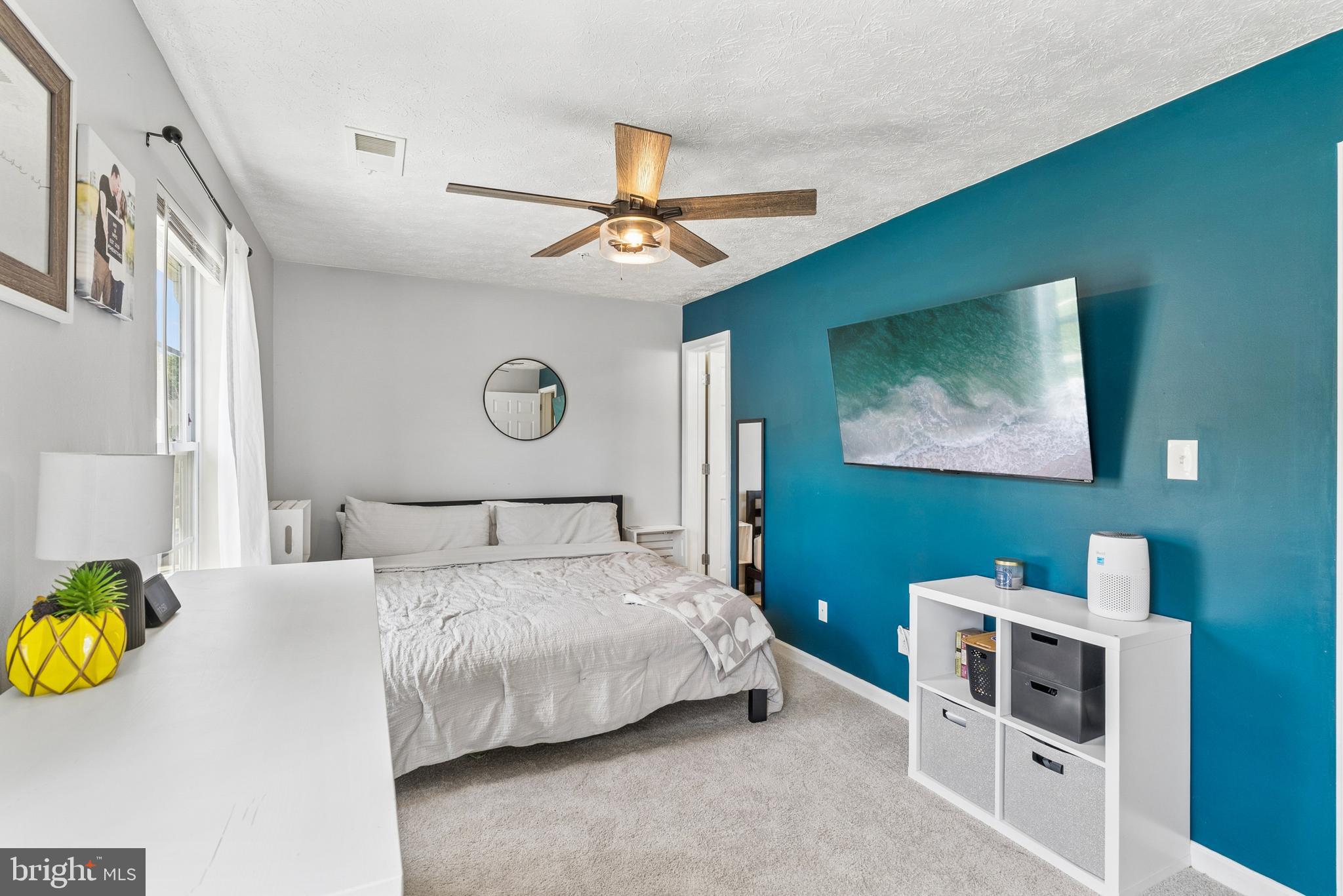 HOLLY WOODS - Residential