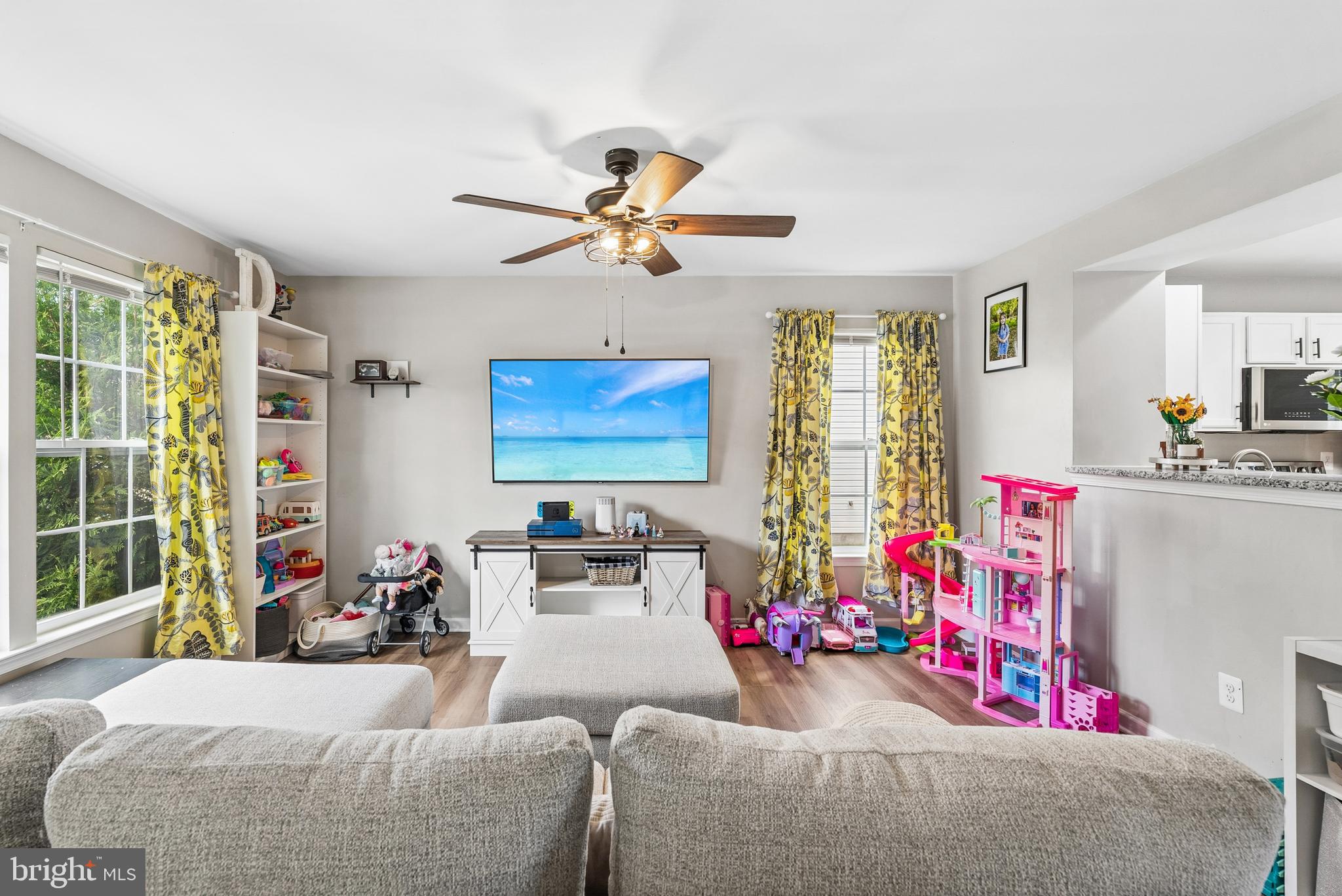 HOLLY WOODS - Residential