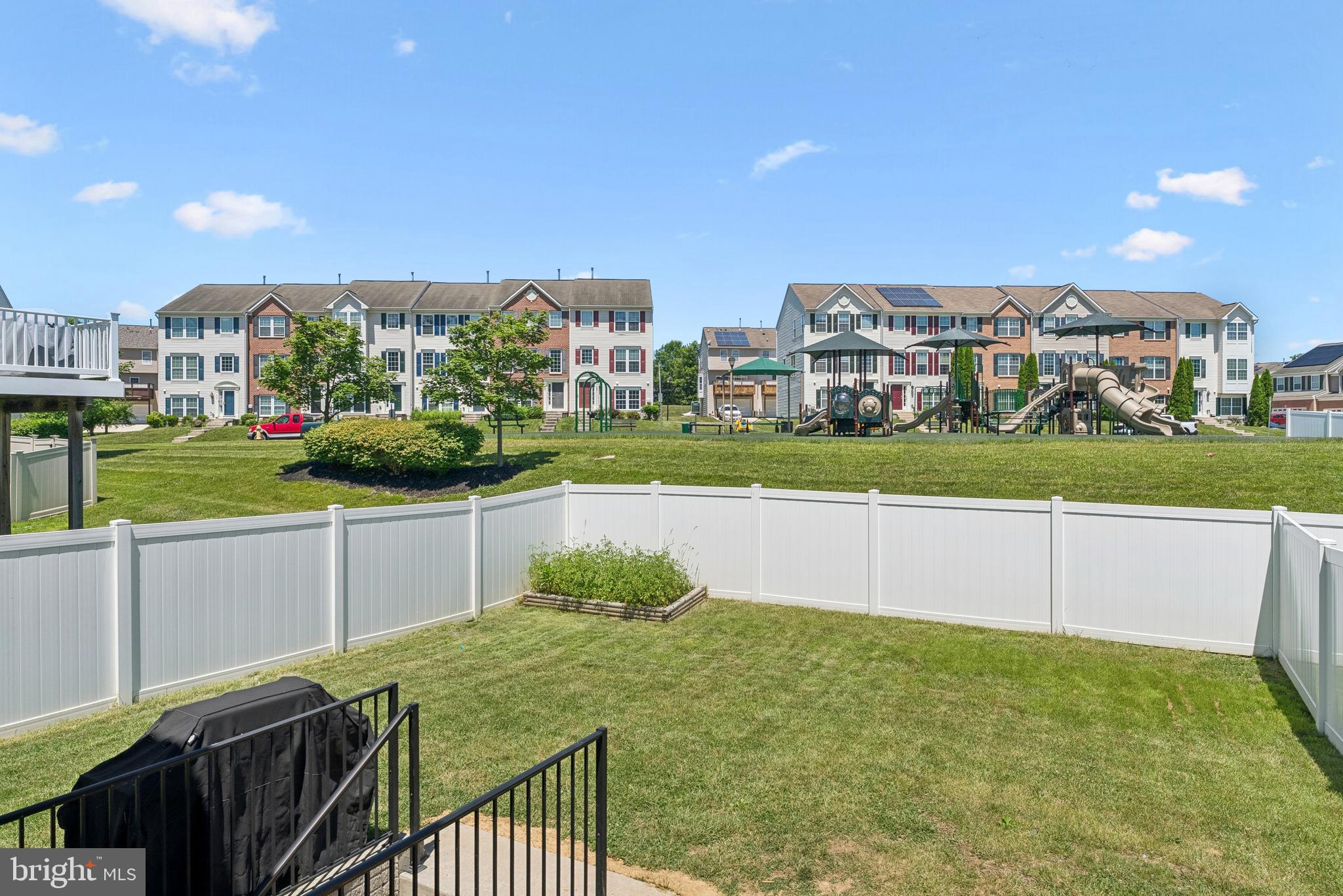 HOLLY WOODS - Residential