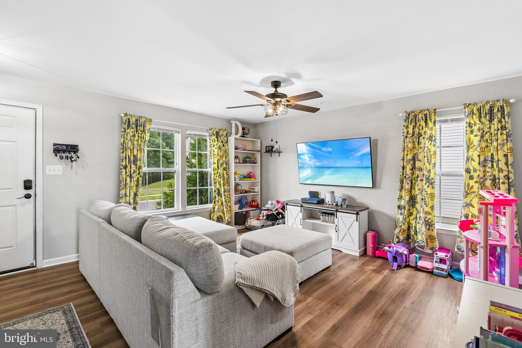 HOLLY WOODS - Residential