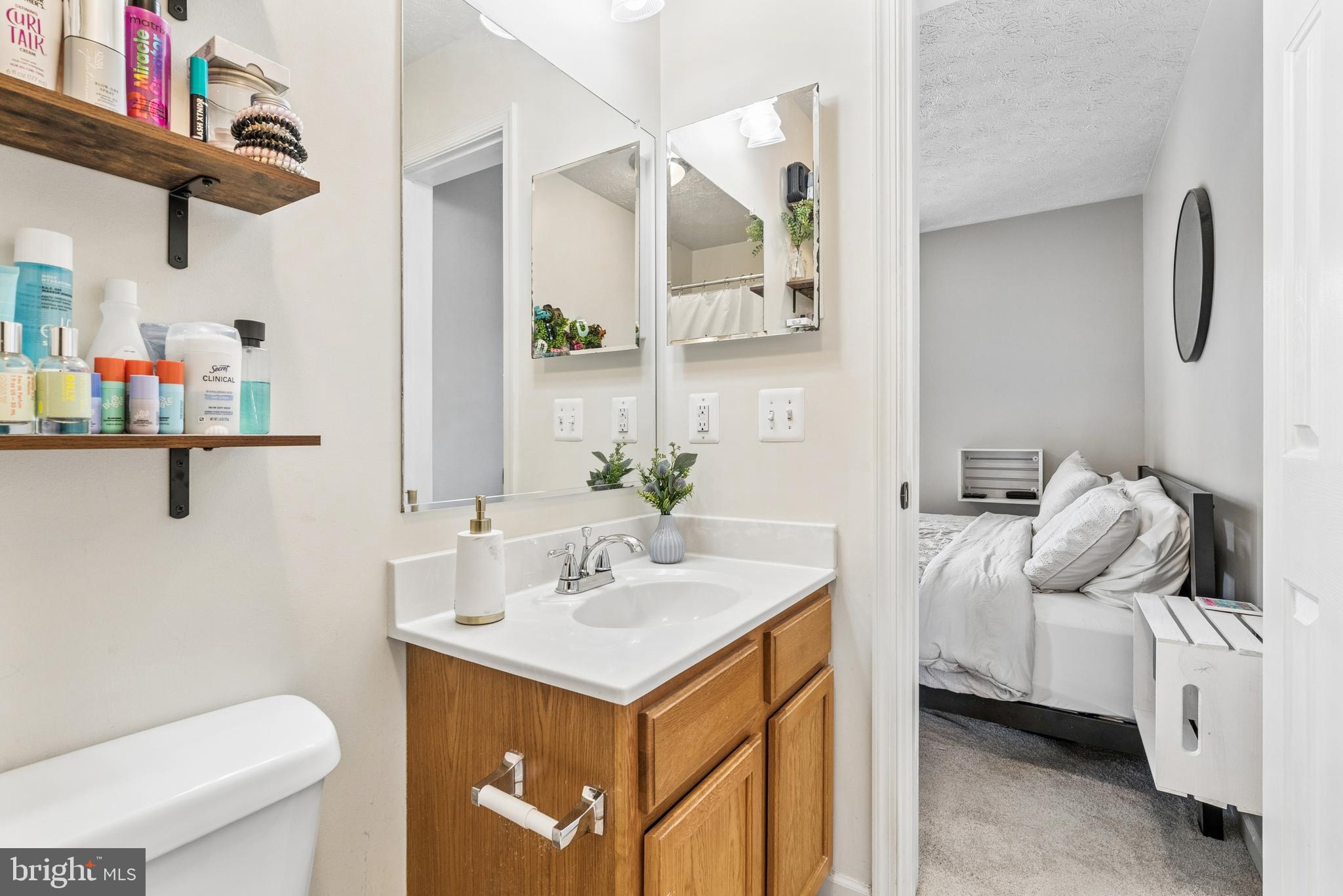 HOLLY WOODS - Residential