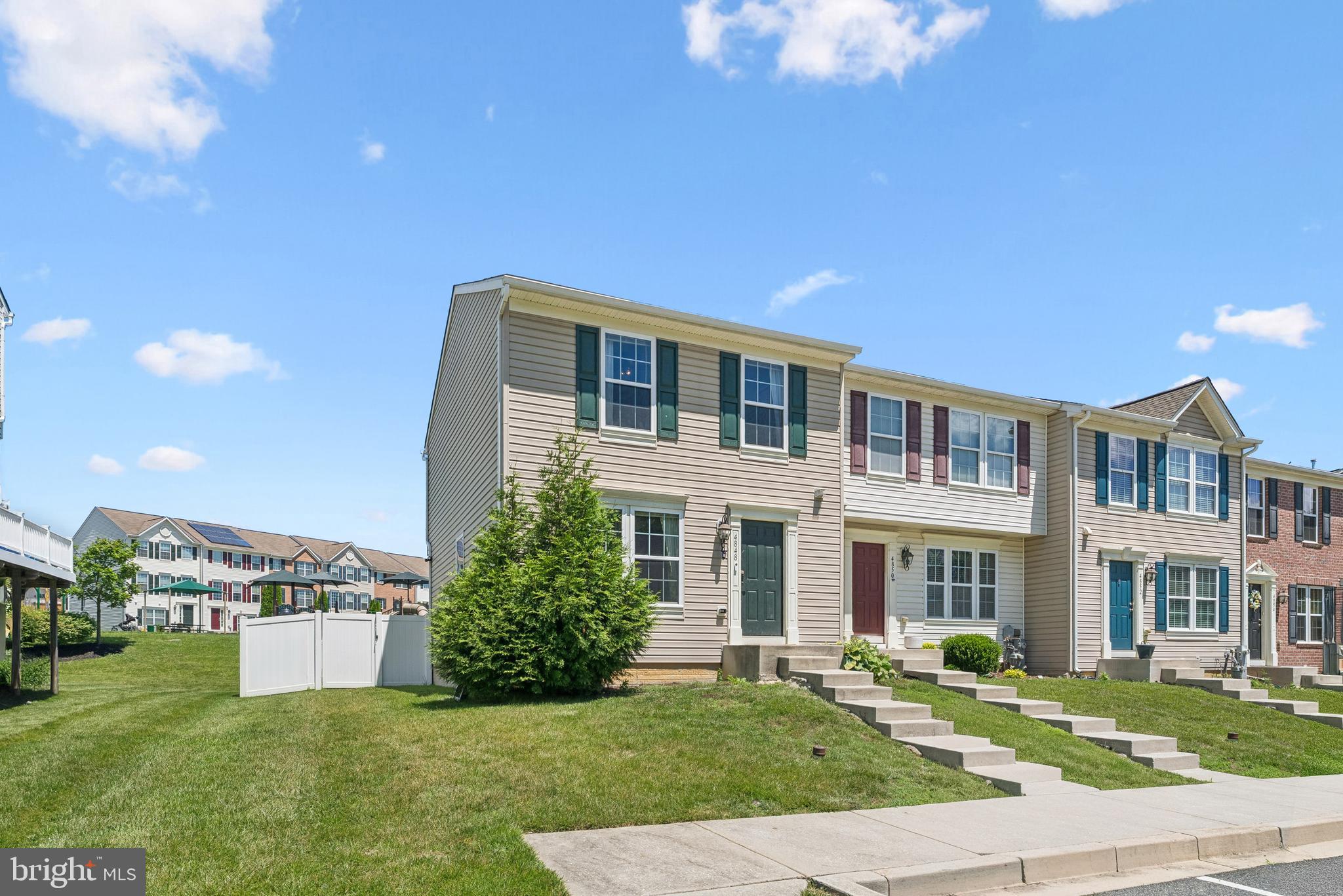 HOLLY WOODS - Residential