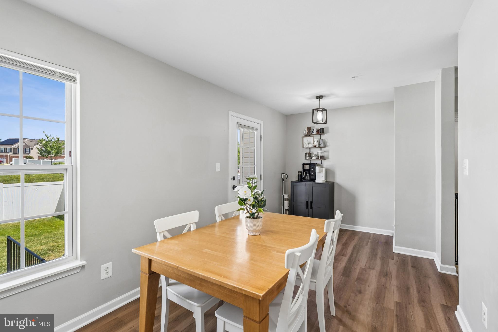 HOLLY WOODS - Residential