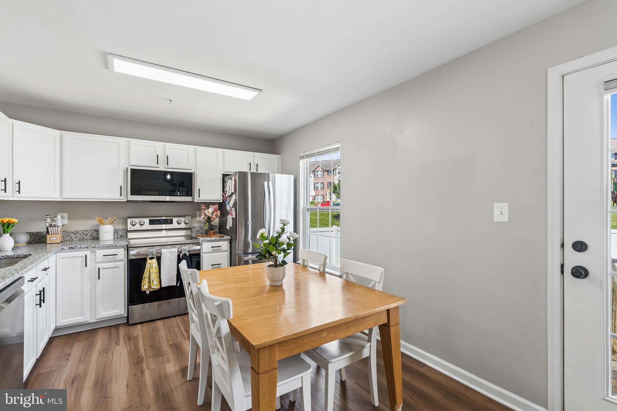 HOLLY WOODS - Residential