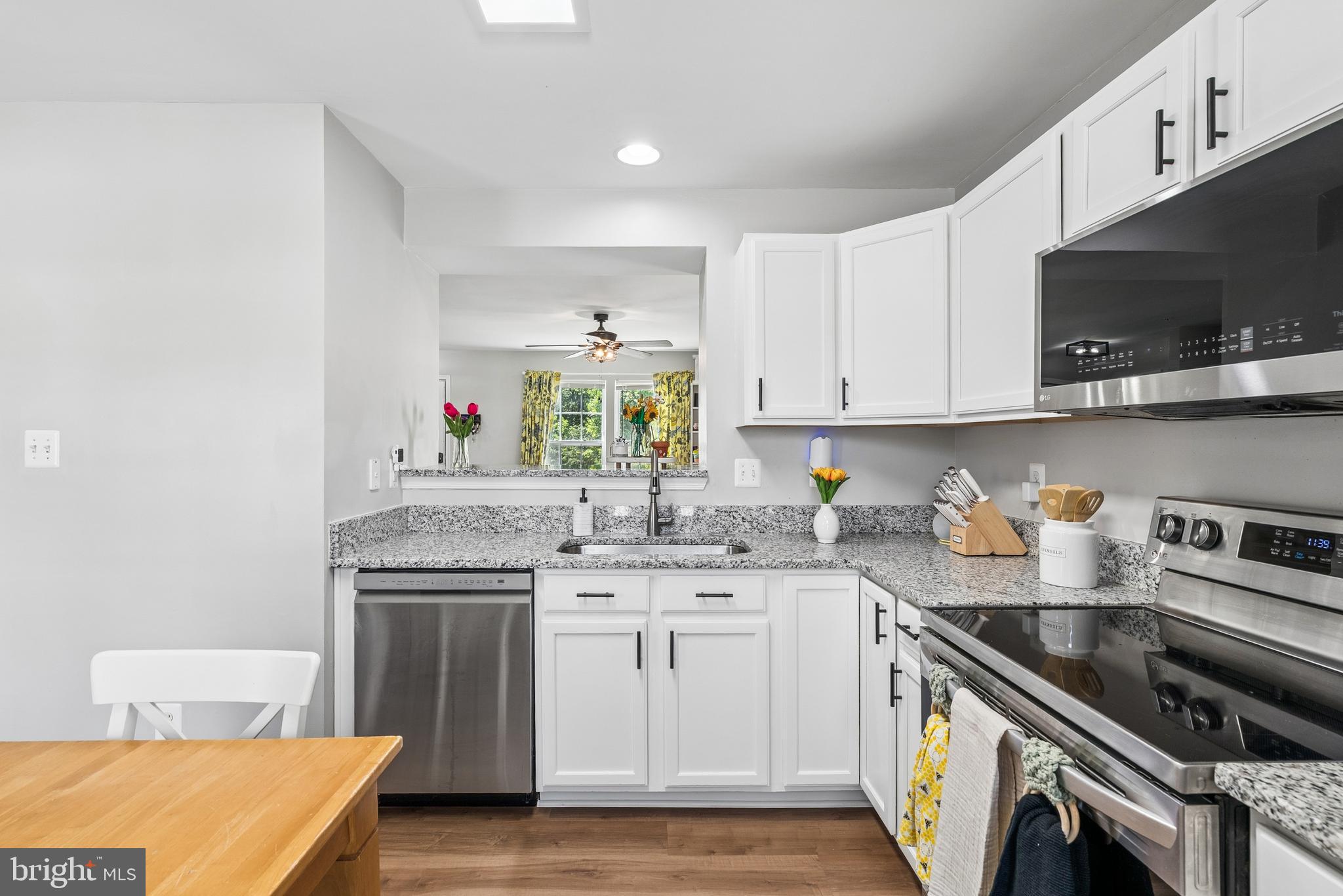 HOLLY WOODS - Residential