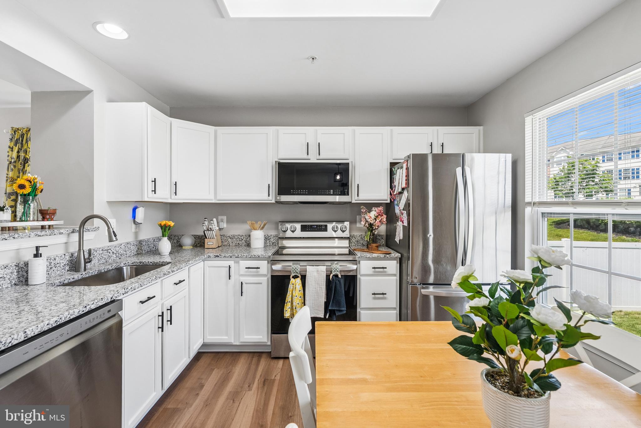 HOLLY WOODS - Residential