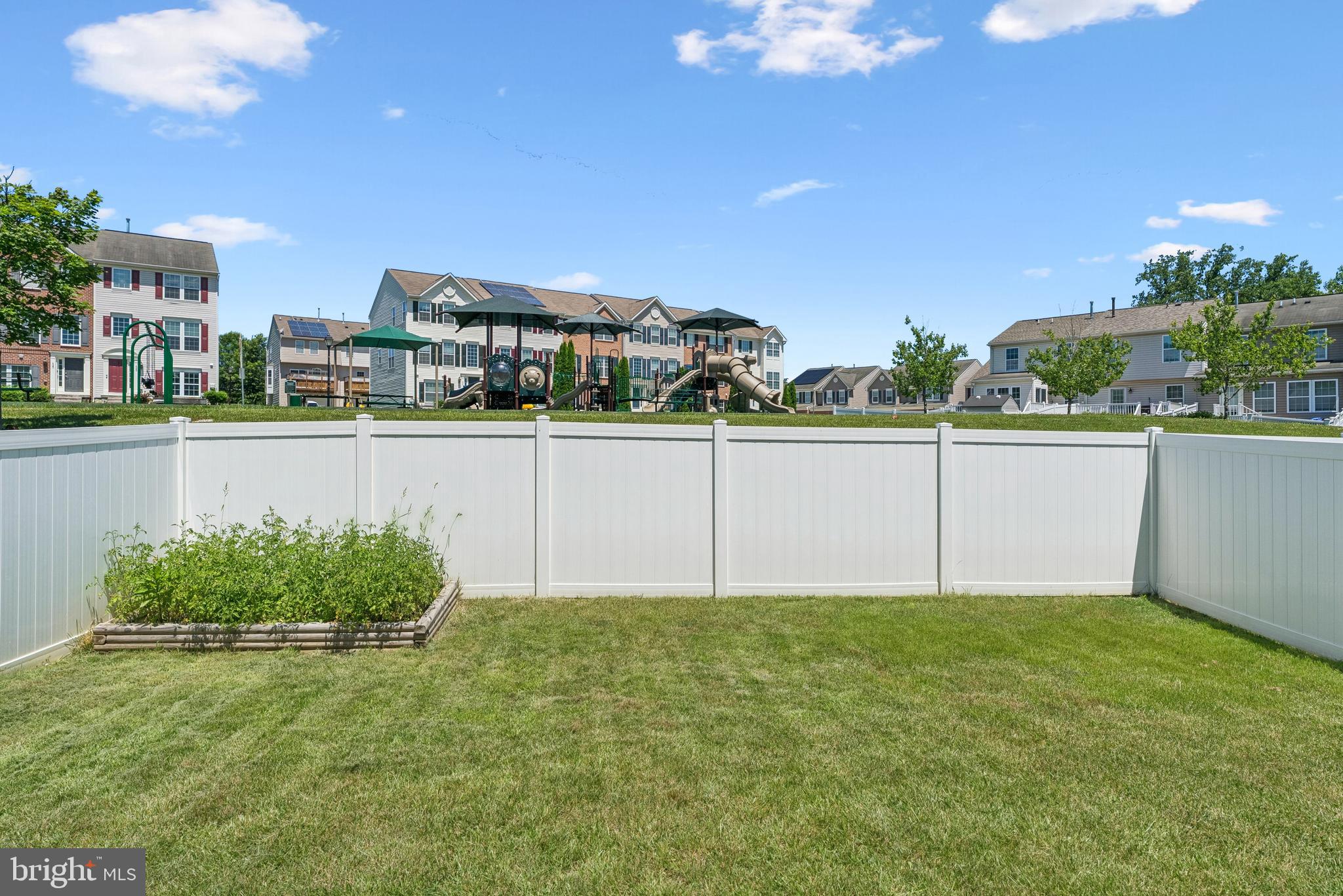 HOLLY WOODS - Residential